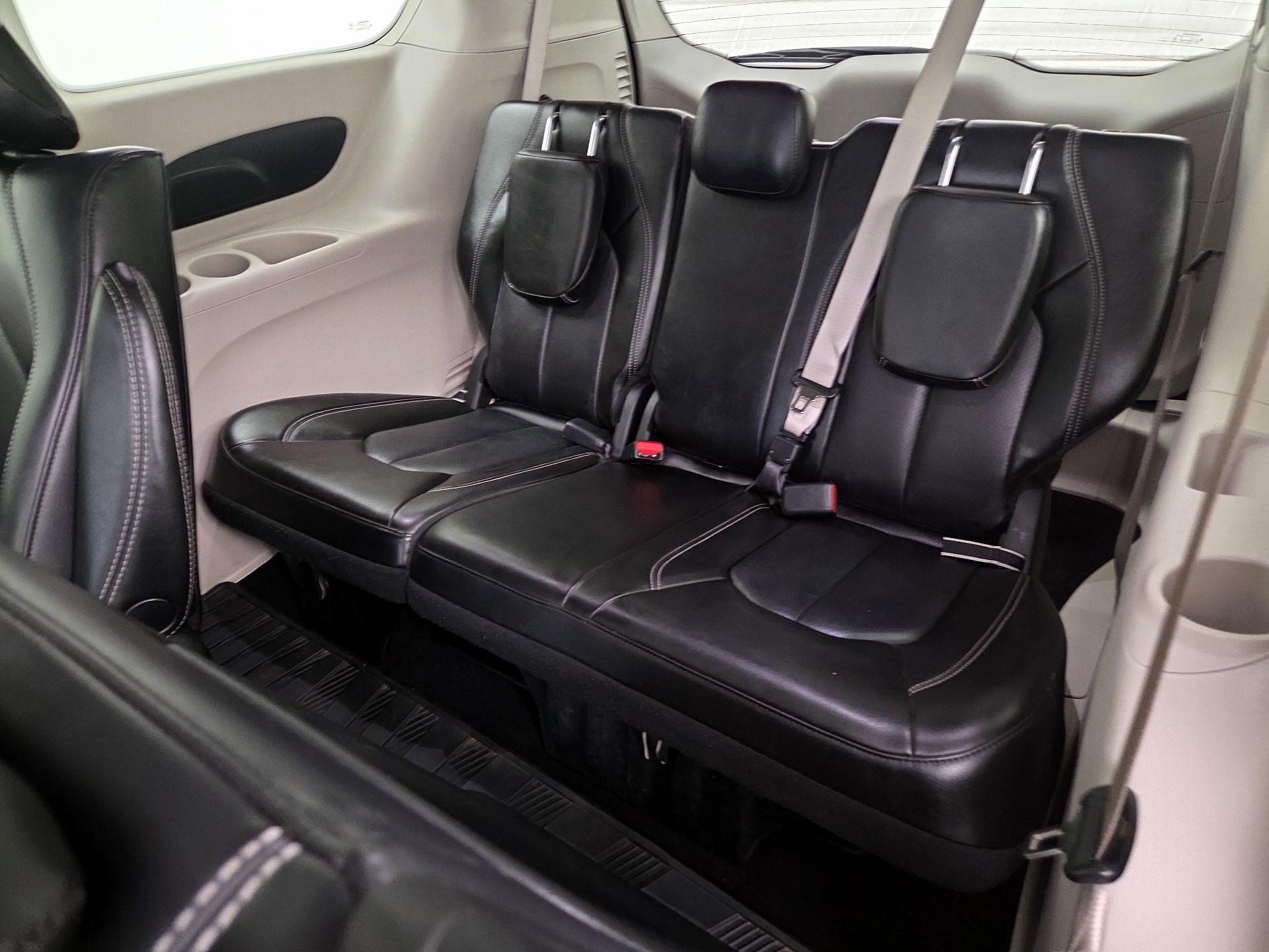 Thumbnail: 2023 Chrysler Pacifica - 20