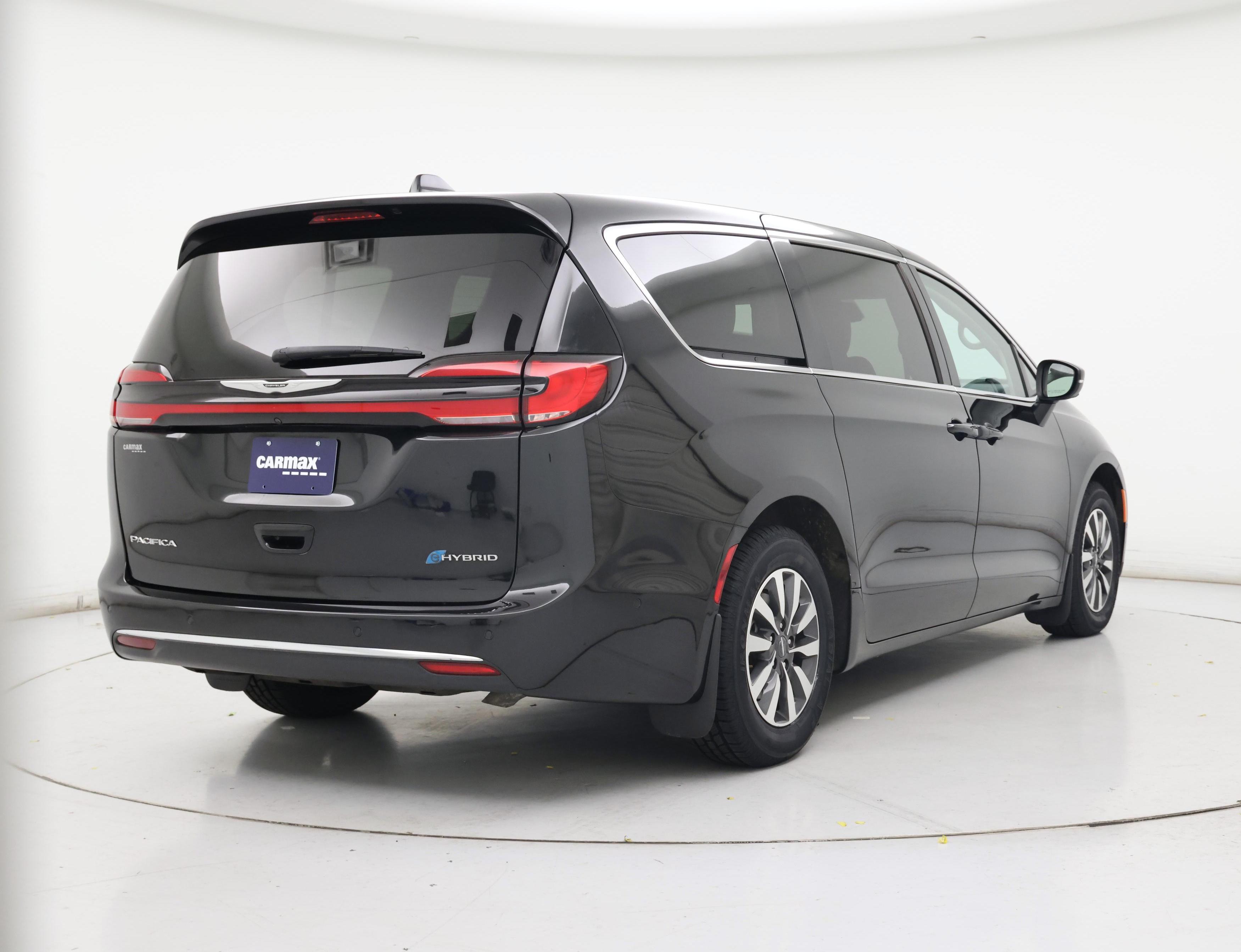 Thumbnail: 2023 Chrysler Pacifica - 8
