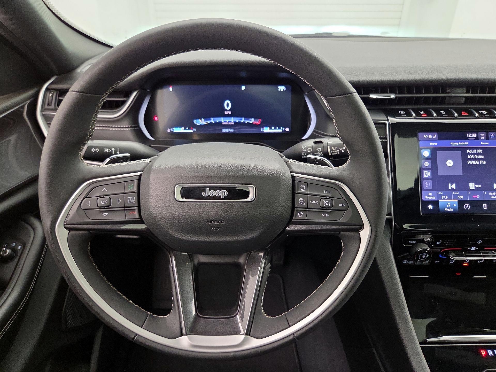 Thumbnail: 2023 Jeep Grand Cherokee - 10
