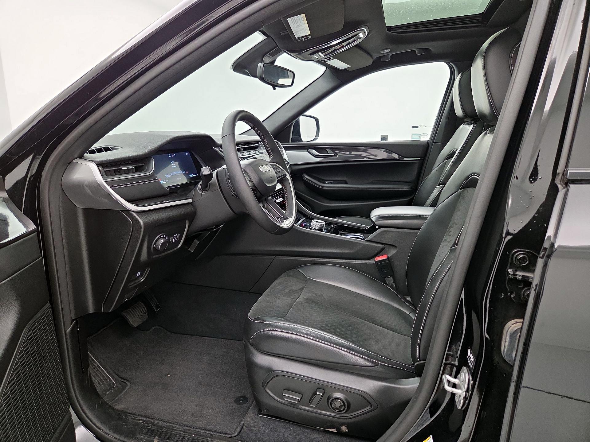 Thumbnail: 2023 Jeep Grand Cherokee - 11