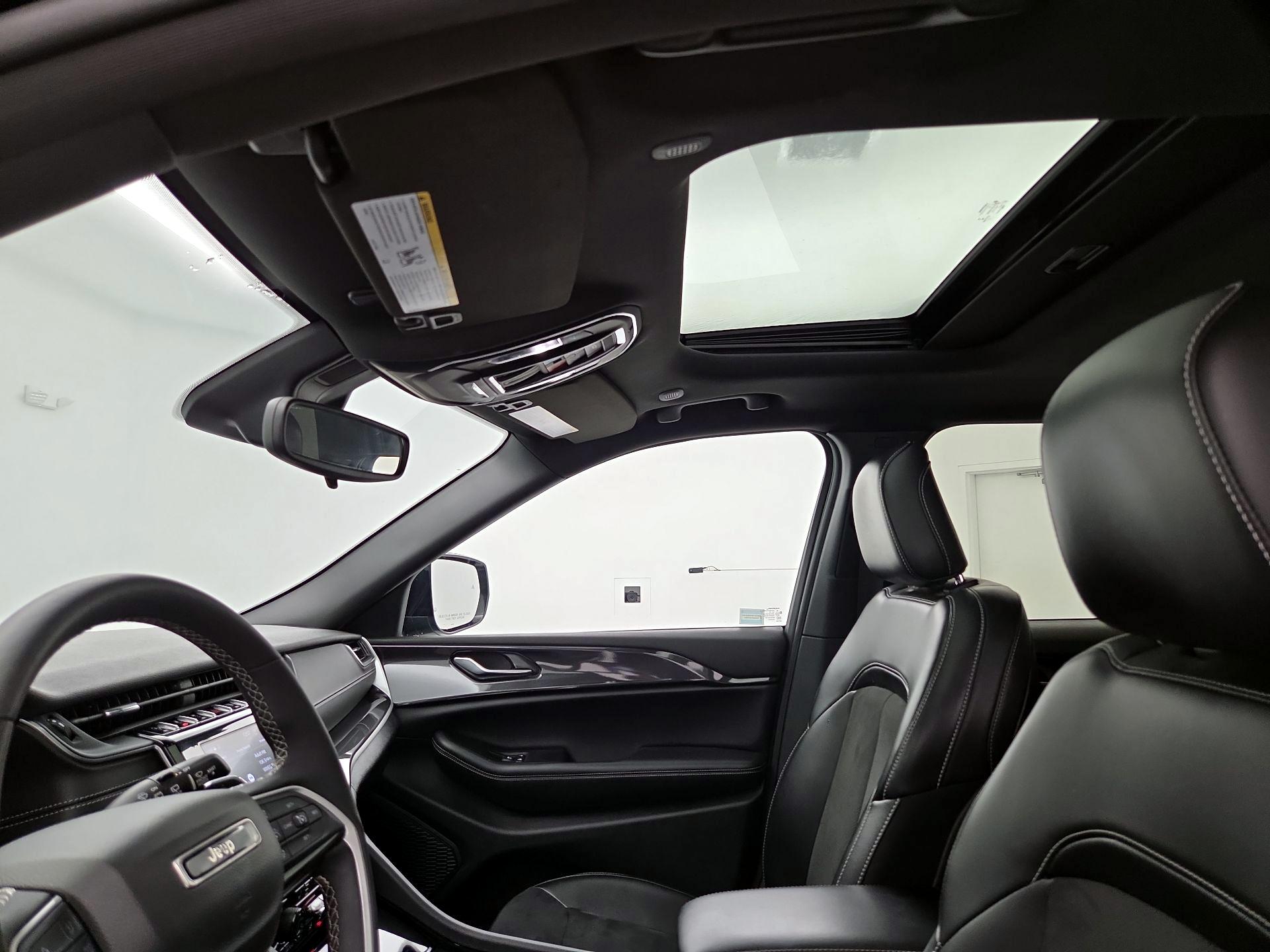 Thumbnail: 2023 Jeep Grand Cherokee - 19