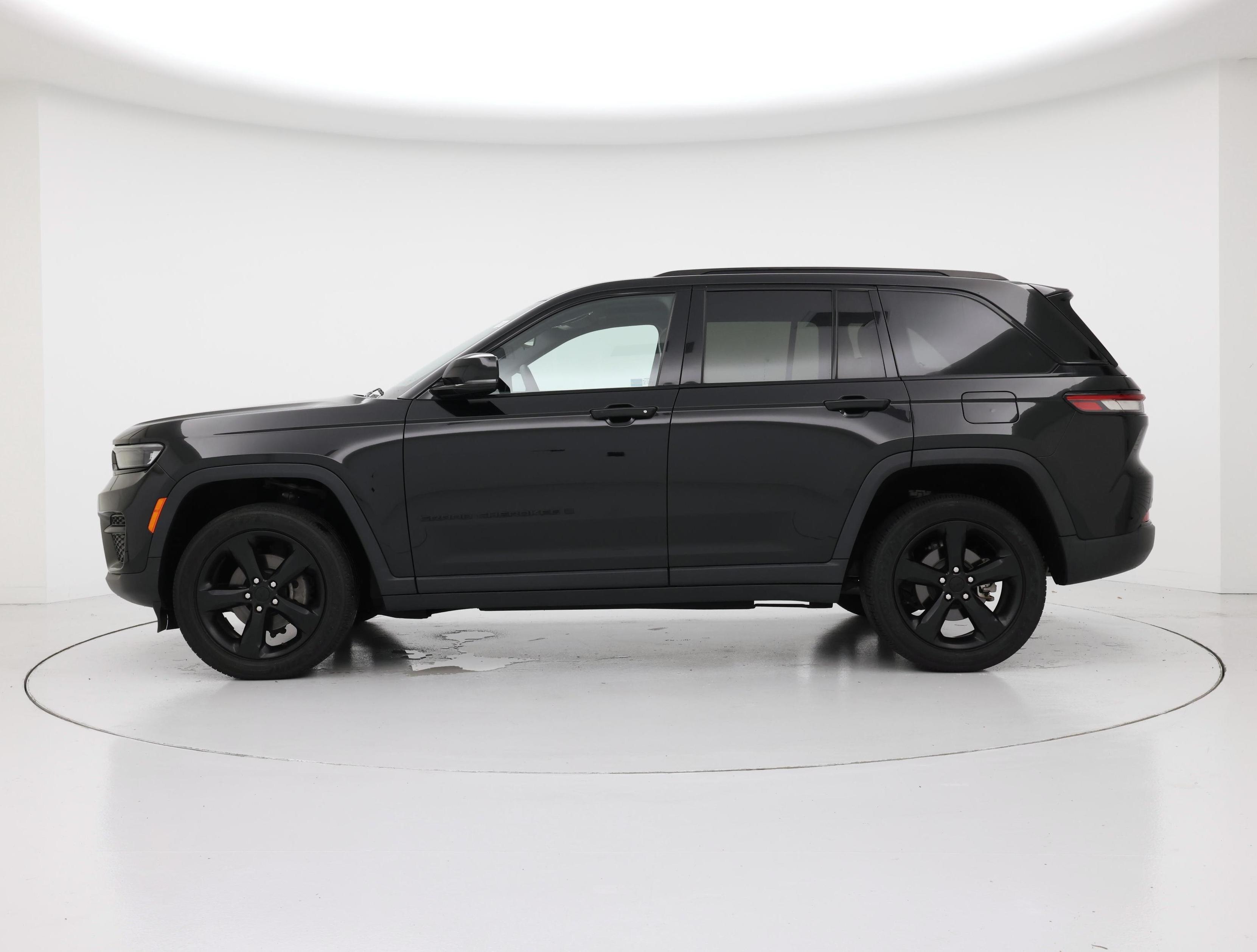 Thumbnail: 2023 Jeep Grand Cherokee - 3