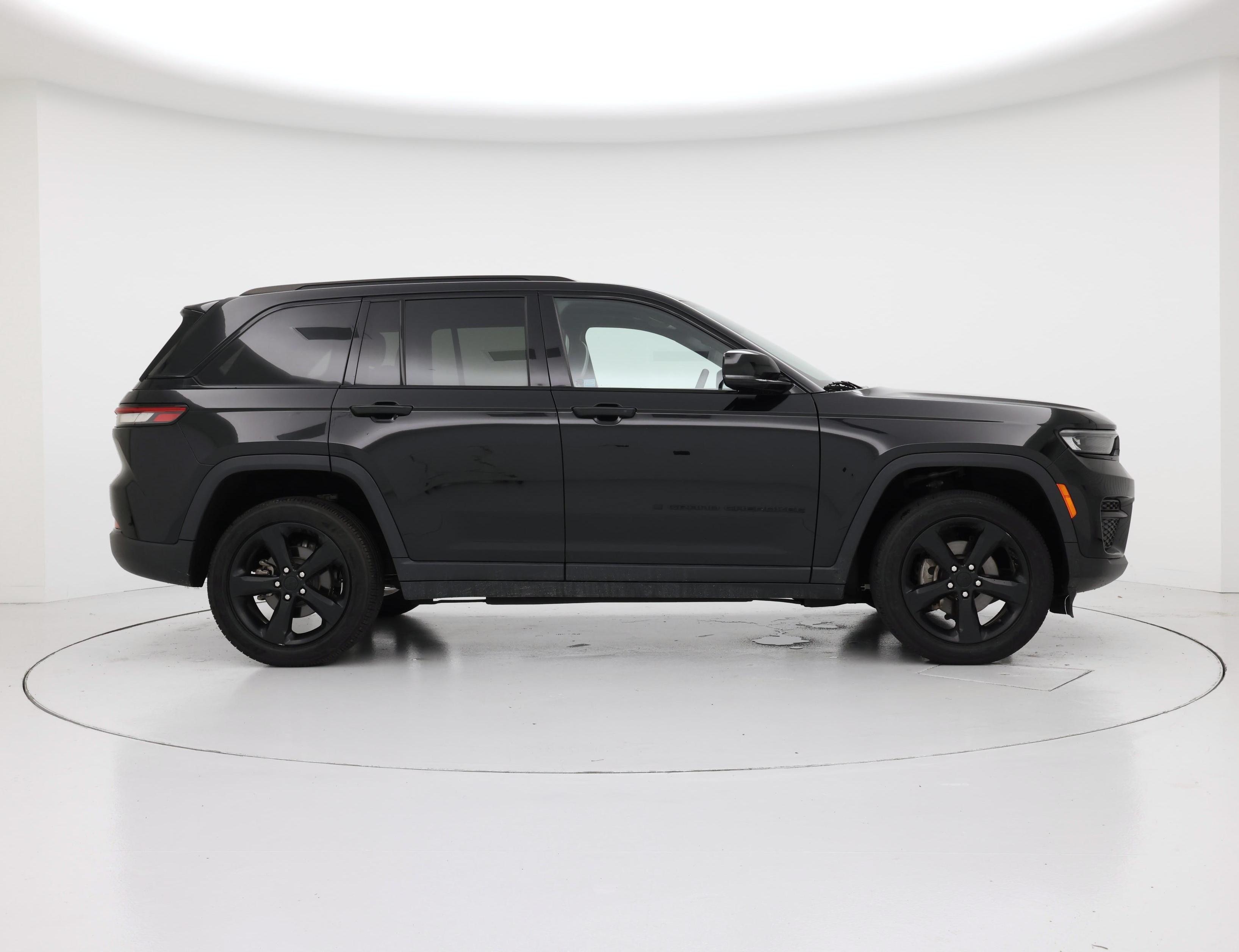 Thumbnail: 2023 Jeep Grand Cherokee - 7