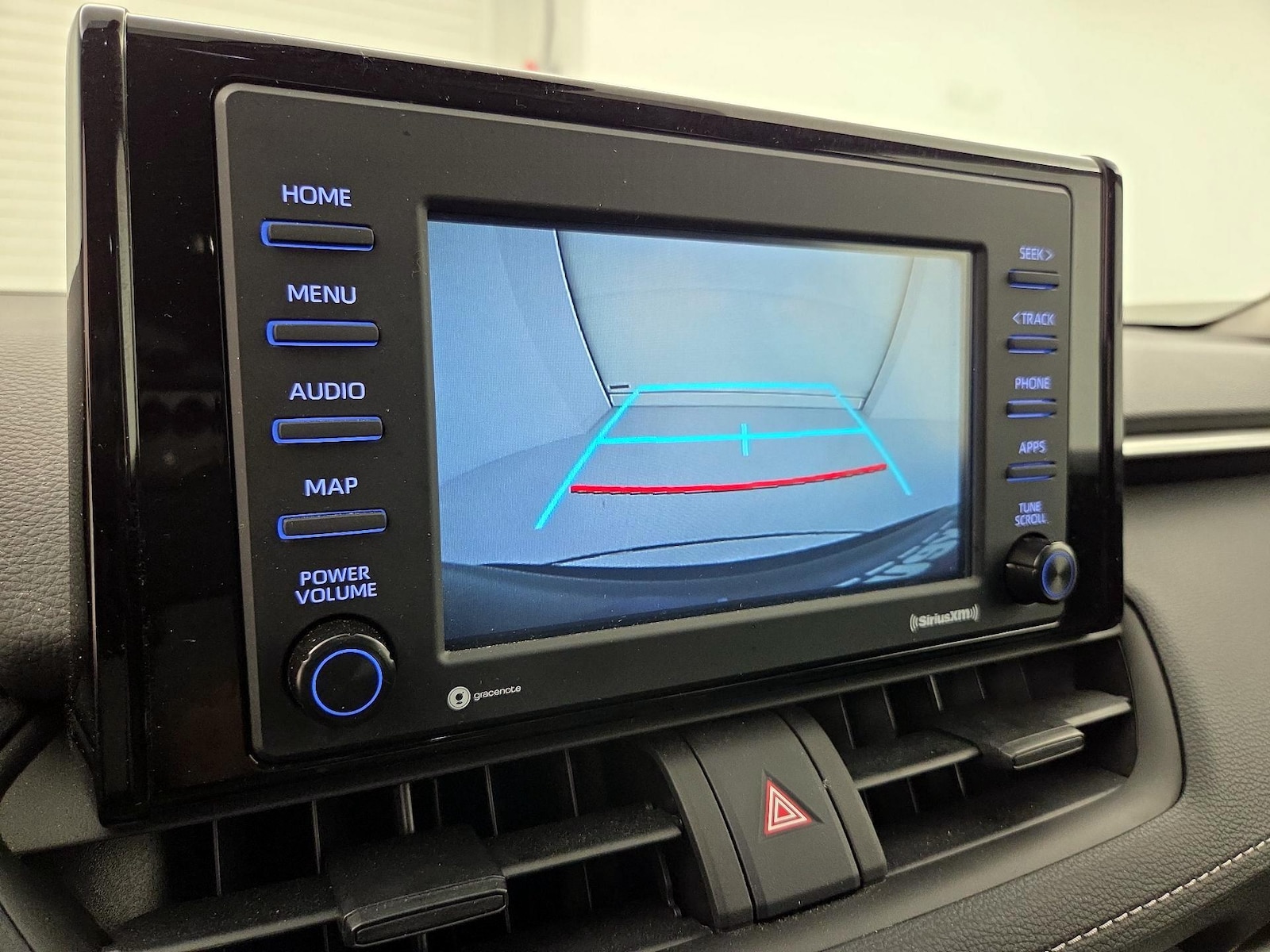 2022 Toyota RAV4 LE - Photo 15