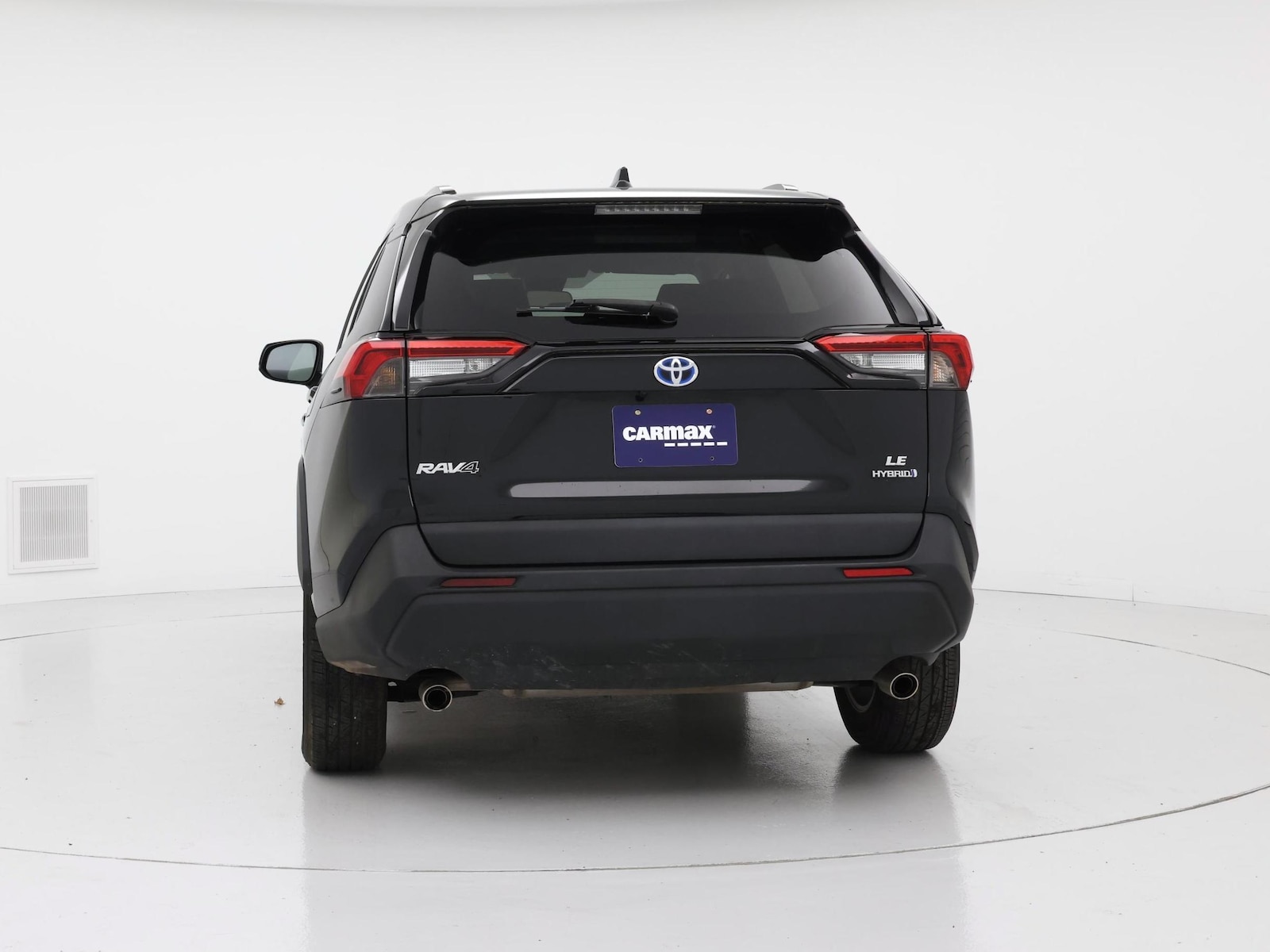 2022 Toyota RAV4 LE - Photo 7