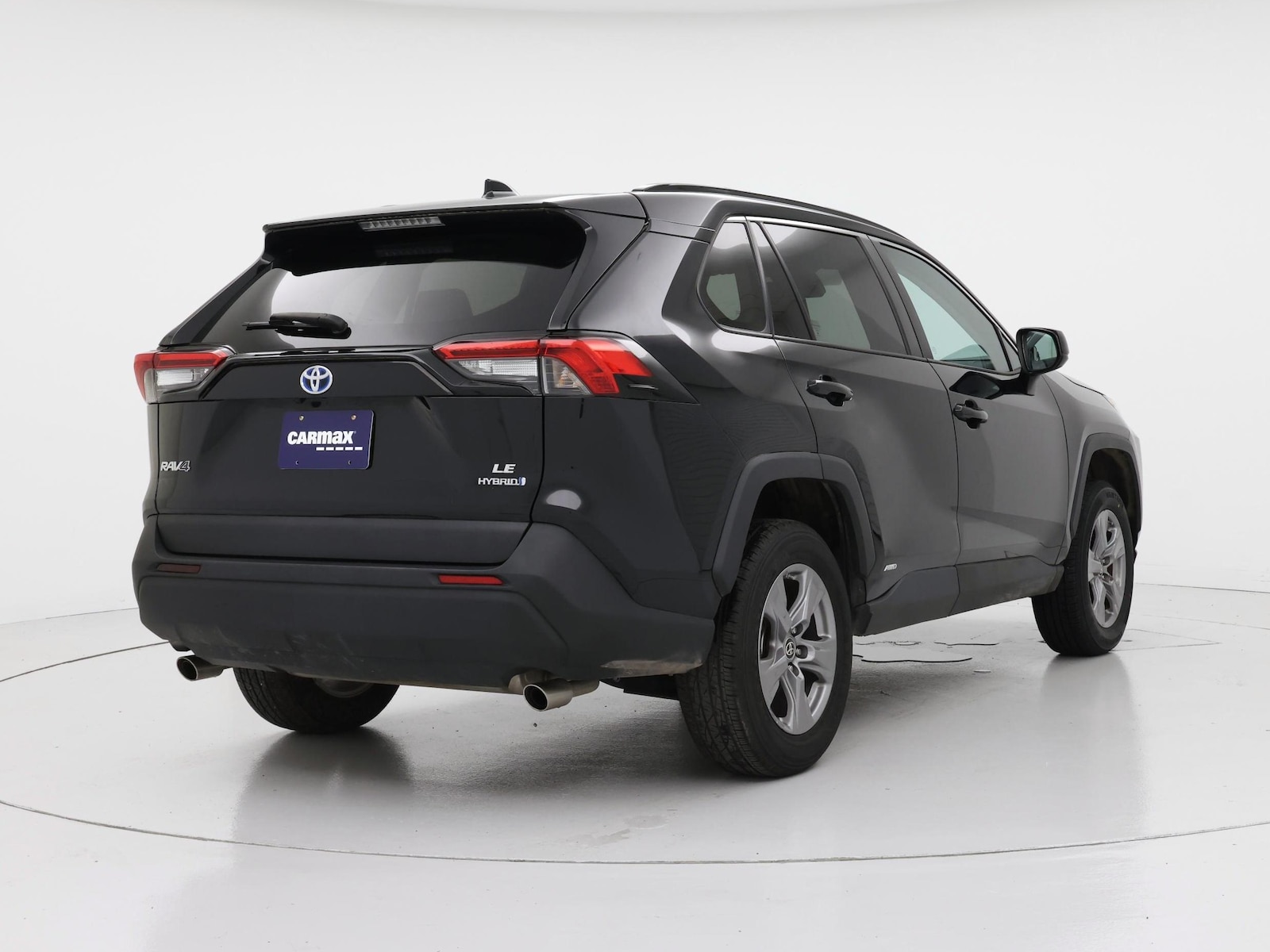 2022 Toyota RAV4 LE - Photo 9
