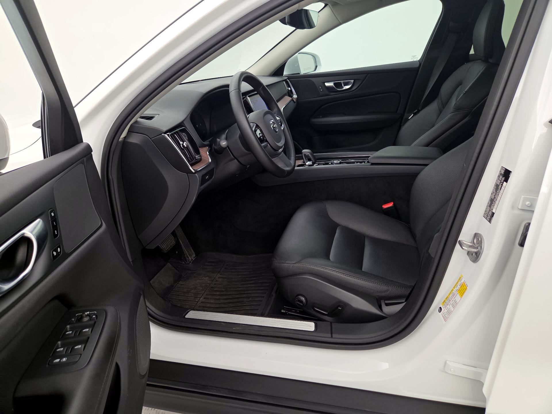 Thumbnail: 2024 Volvo S60 - 11