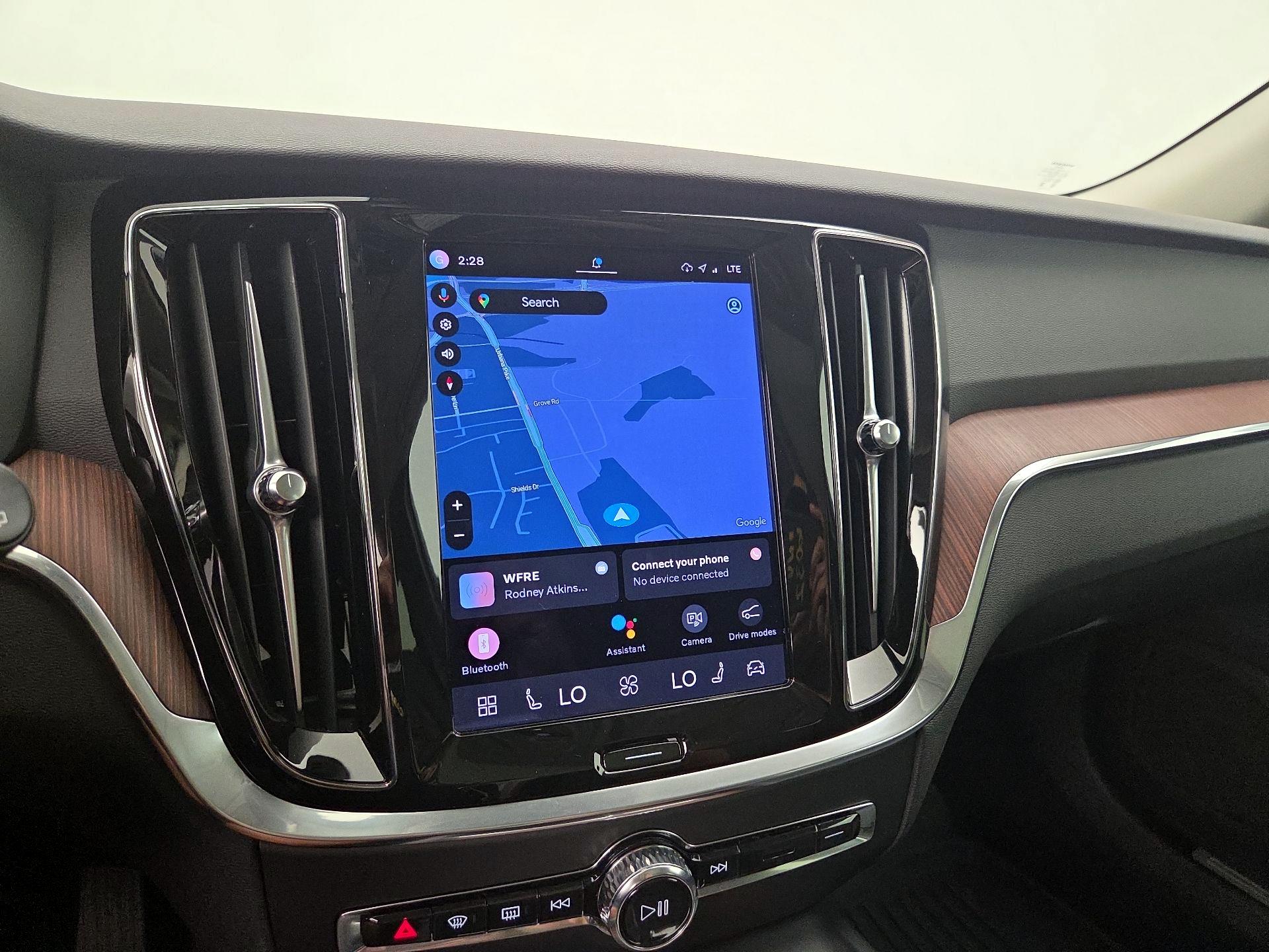 Thumbnail: 2024 Volvo S60 - 14