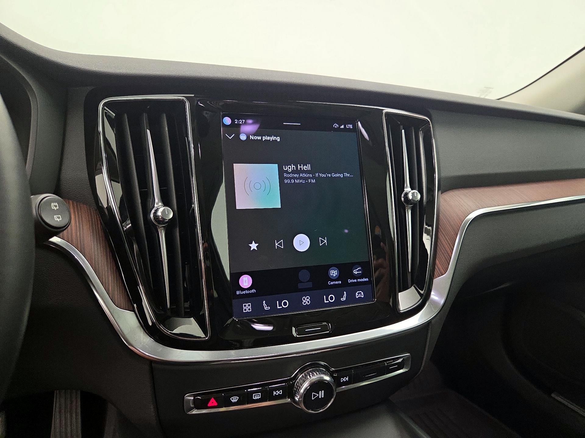 Thumbnail: 2024 Volvo S60 - 16