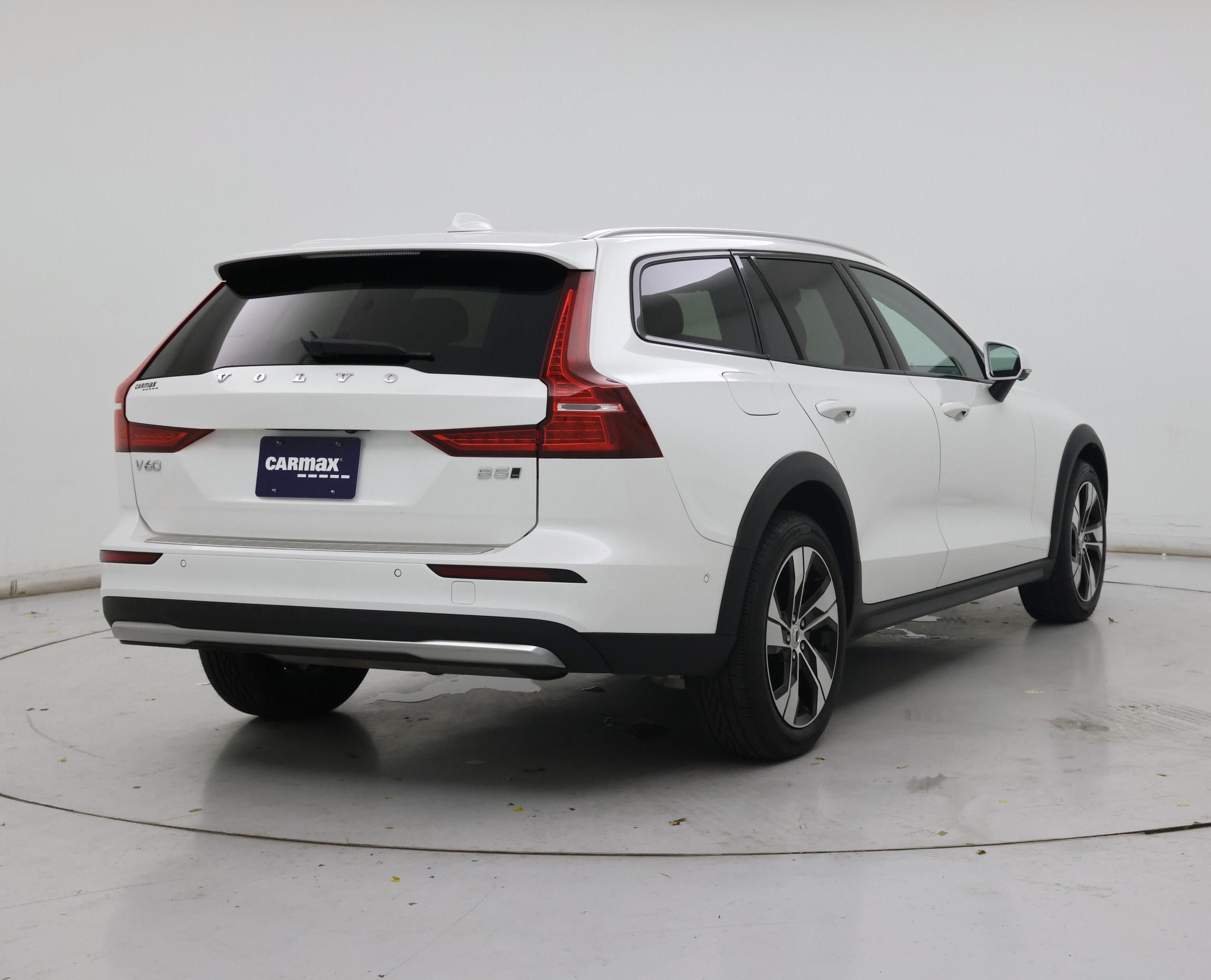 Thumbnail: 2024 Volvo S60 - 8