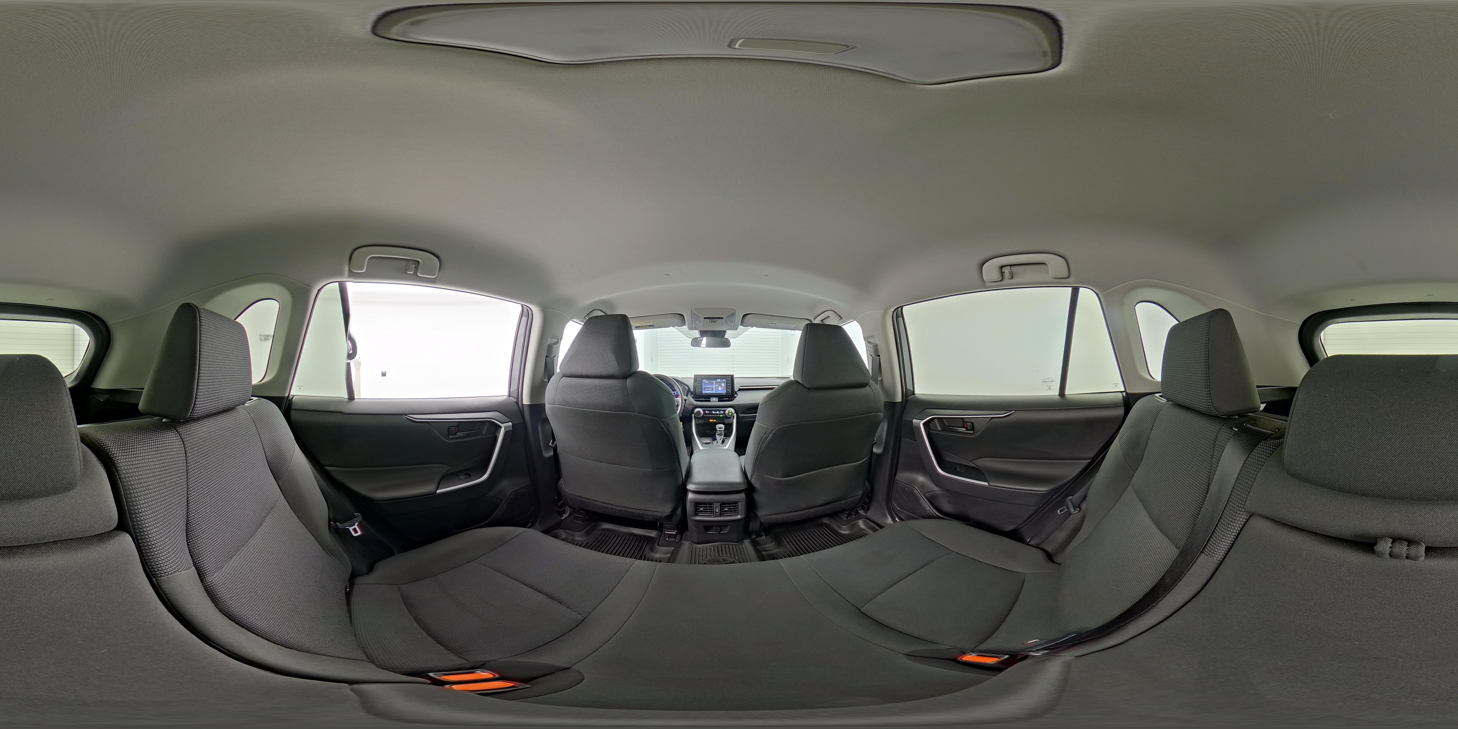 2022 Toyota RAV4 LE - Photo 26