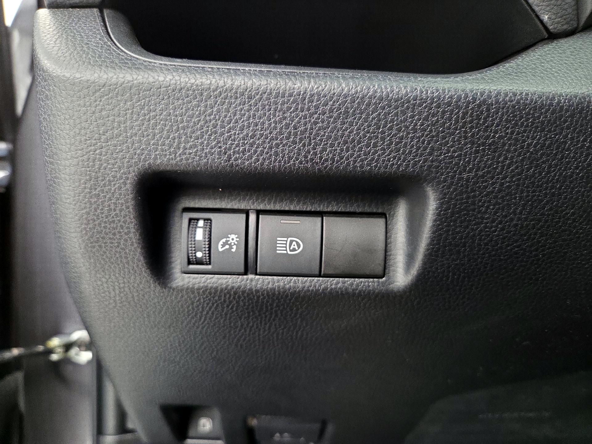 Thumbnail: 2022 Toyota RAV4 - 13