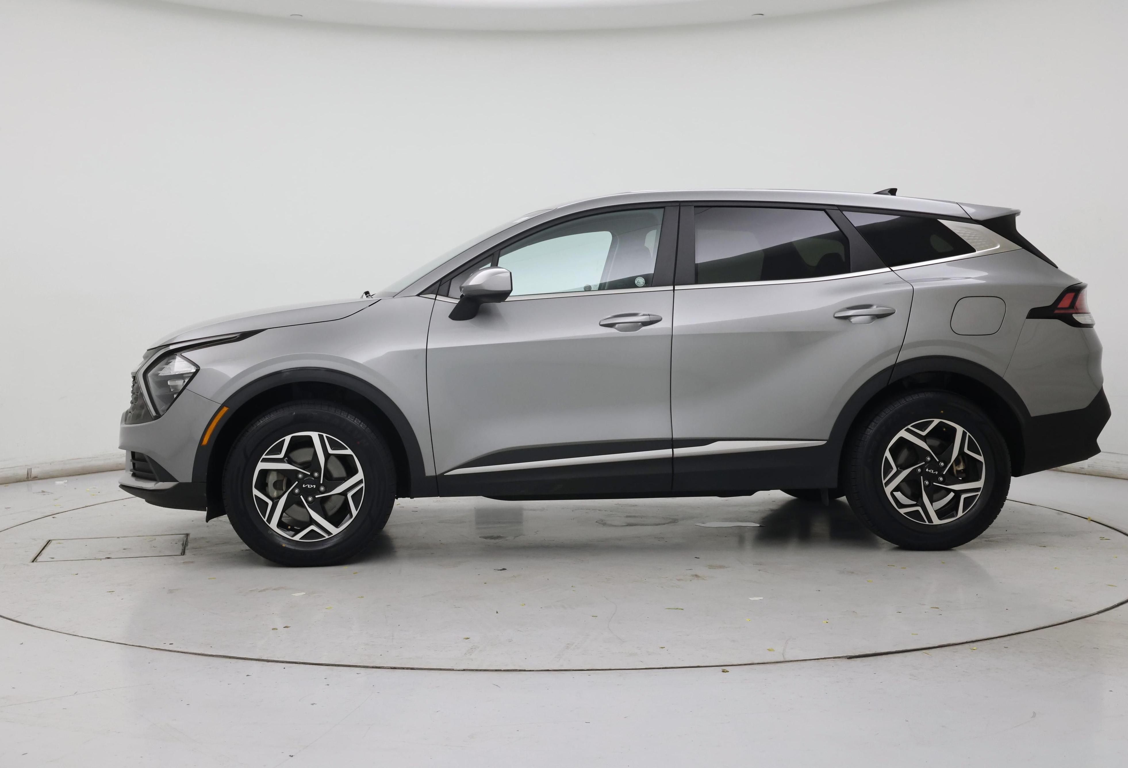 Thumbnail: 2023 Kia Sportage - 3
