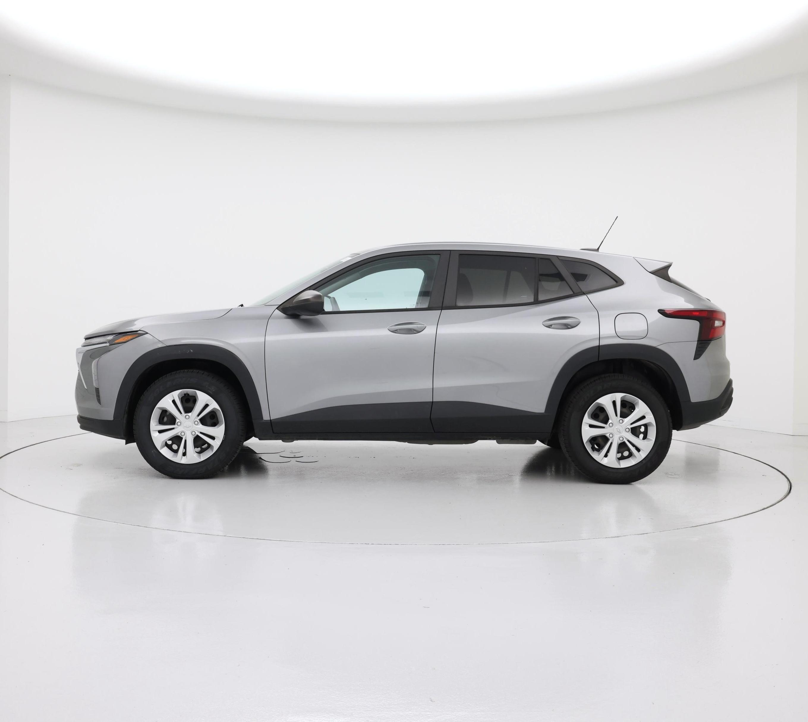 Thumbnail: 2024 Chevrolet Trax - 3