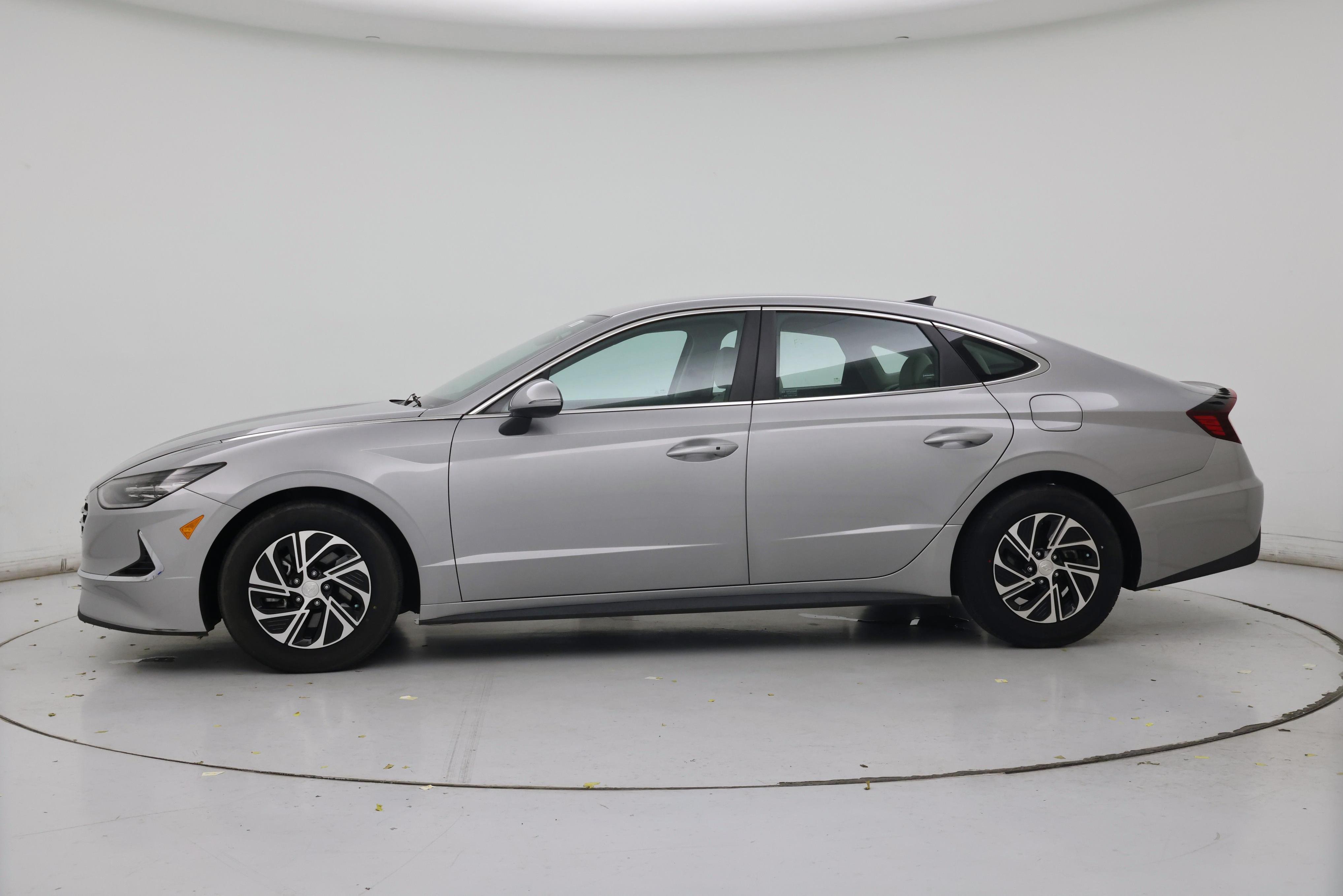 Thumbnail: 2023 Hyundai Sonata - 3