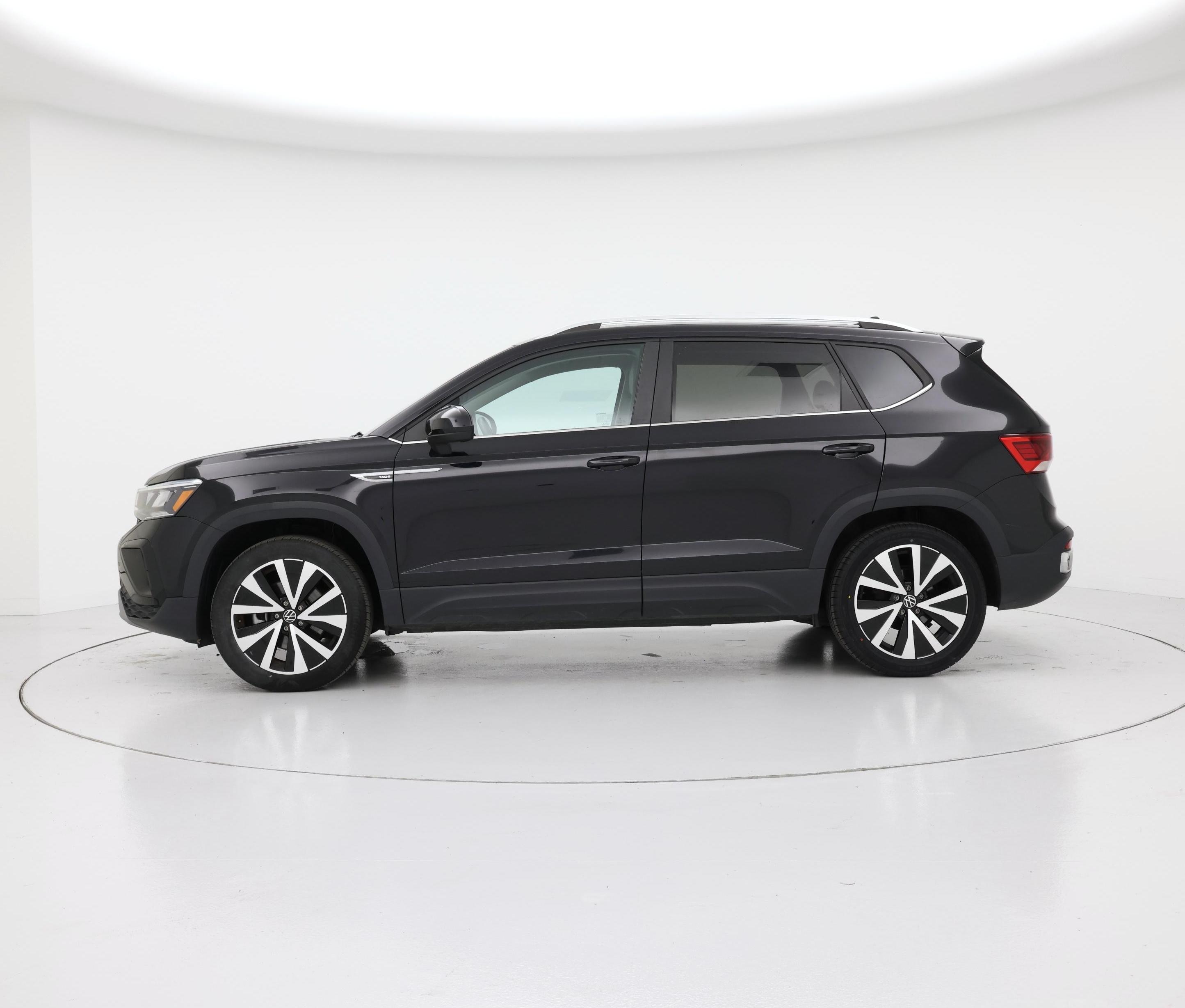 Thumbnail: 2023 Volkswagen Taos - 3