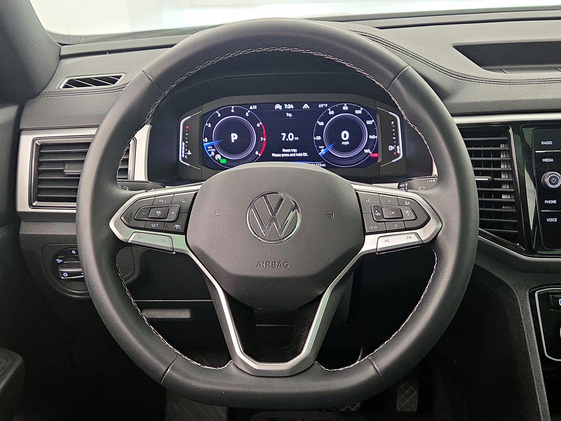 Thumbnail: 2023 Volkswagen Atlas - 10