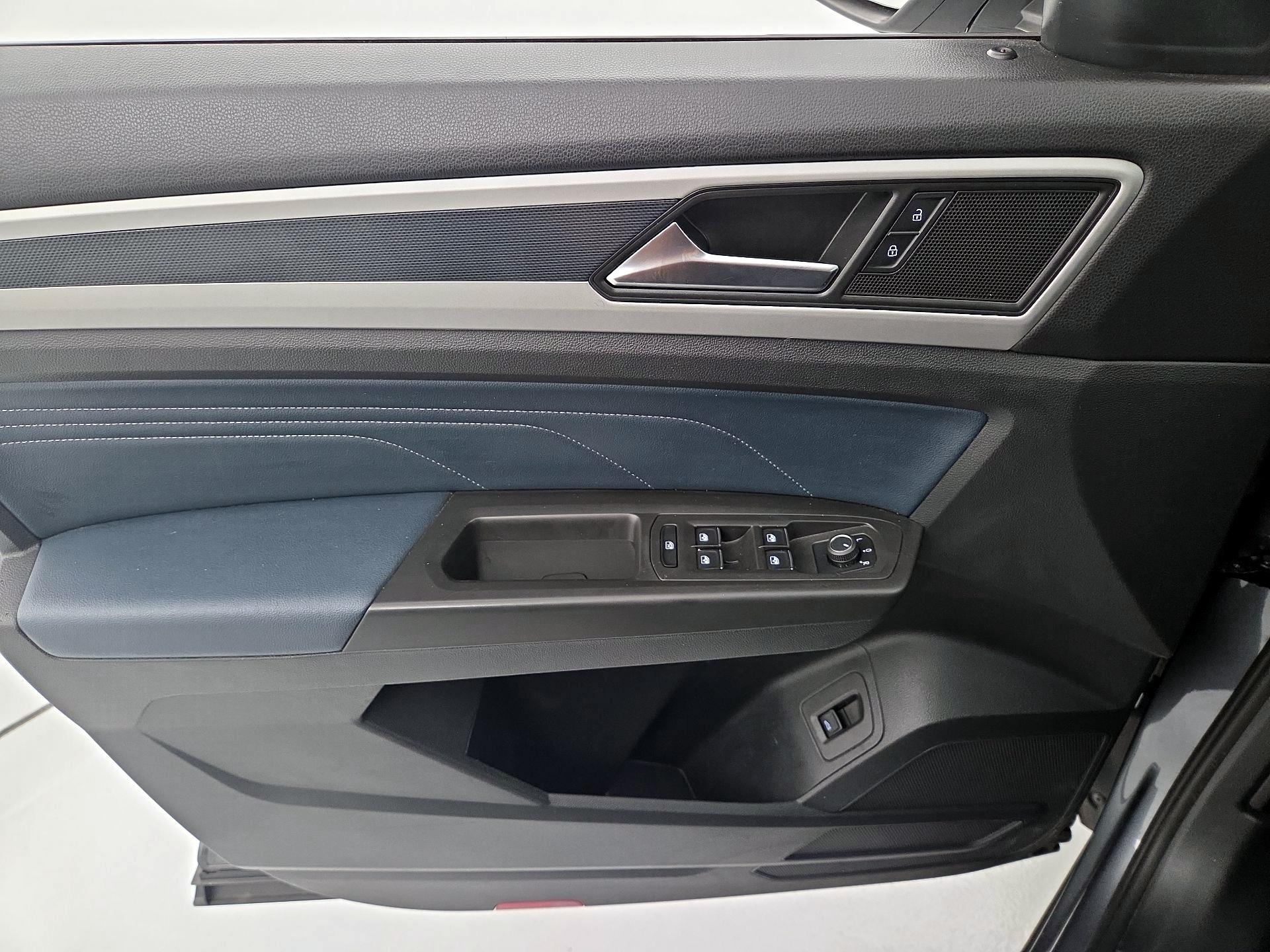Thumbnail: 2023 Volkswagen Atlas - 12