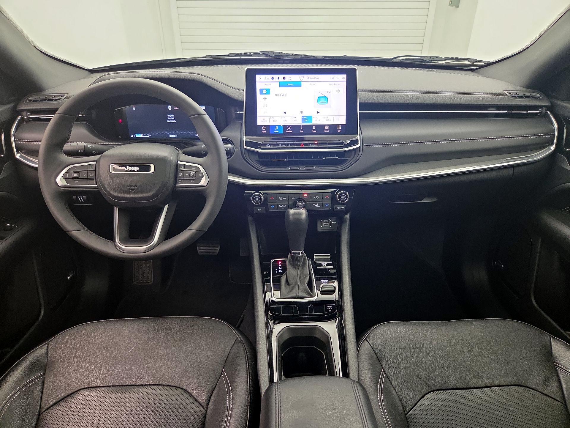 Thumbnail: 2023 Jeep Compass - 9