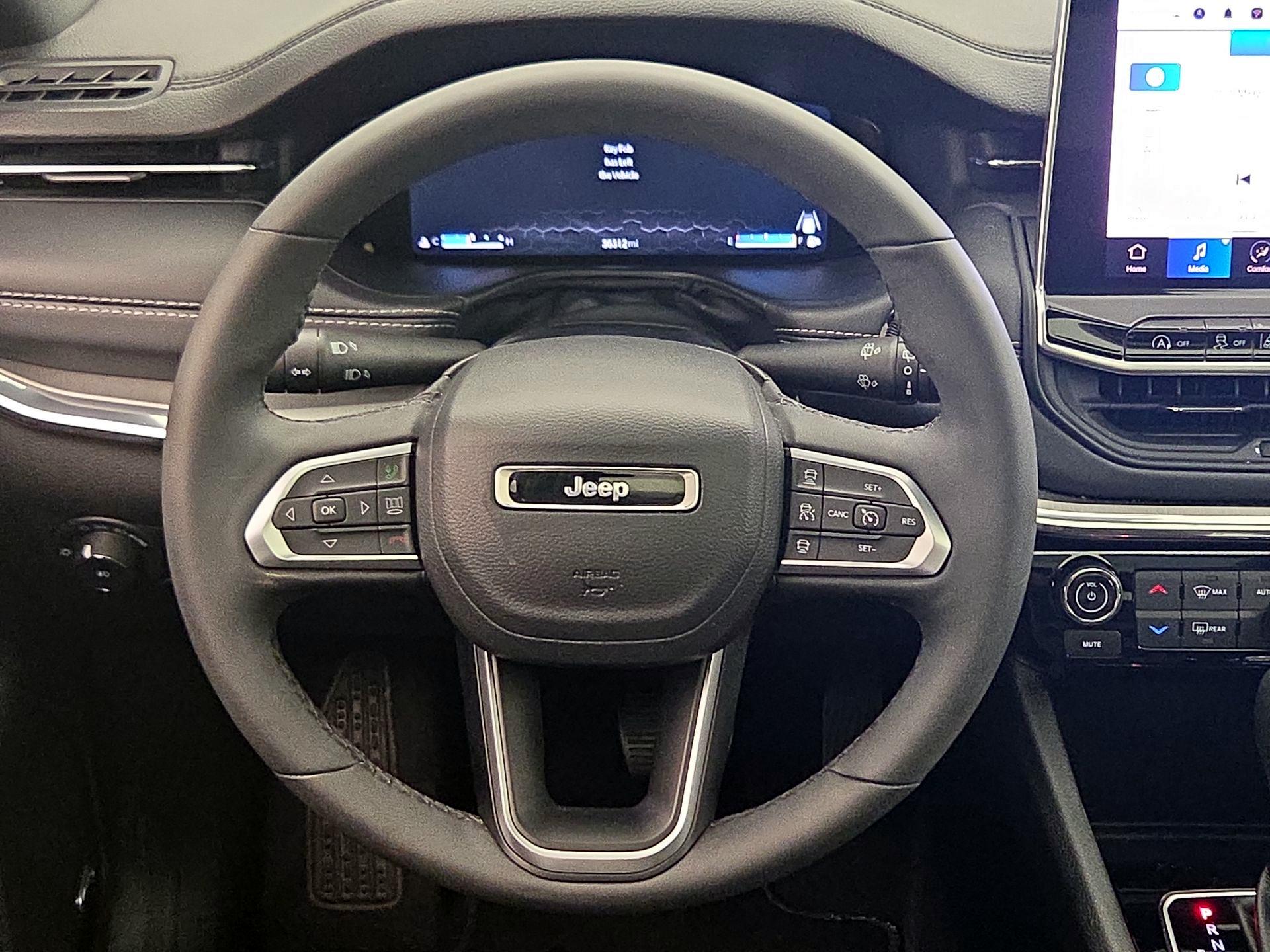 Thumbnail: 2023 Jeep Compass - 10
