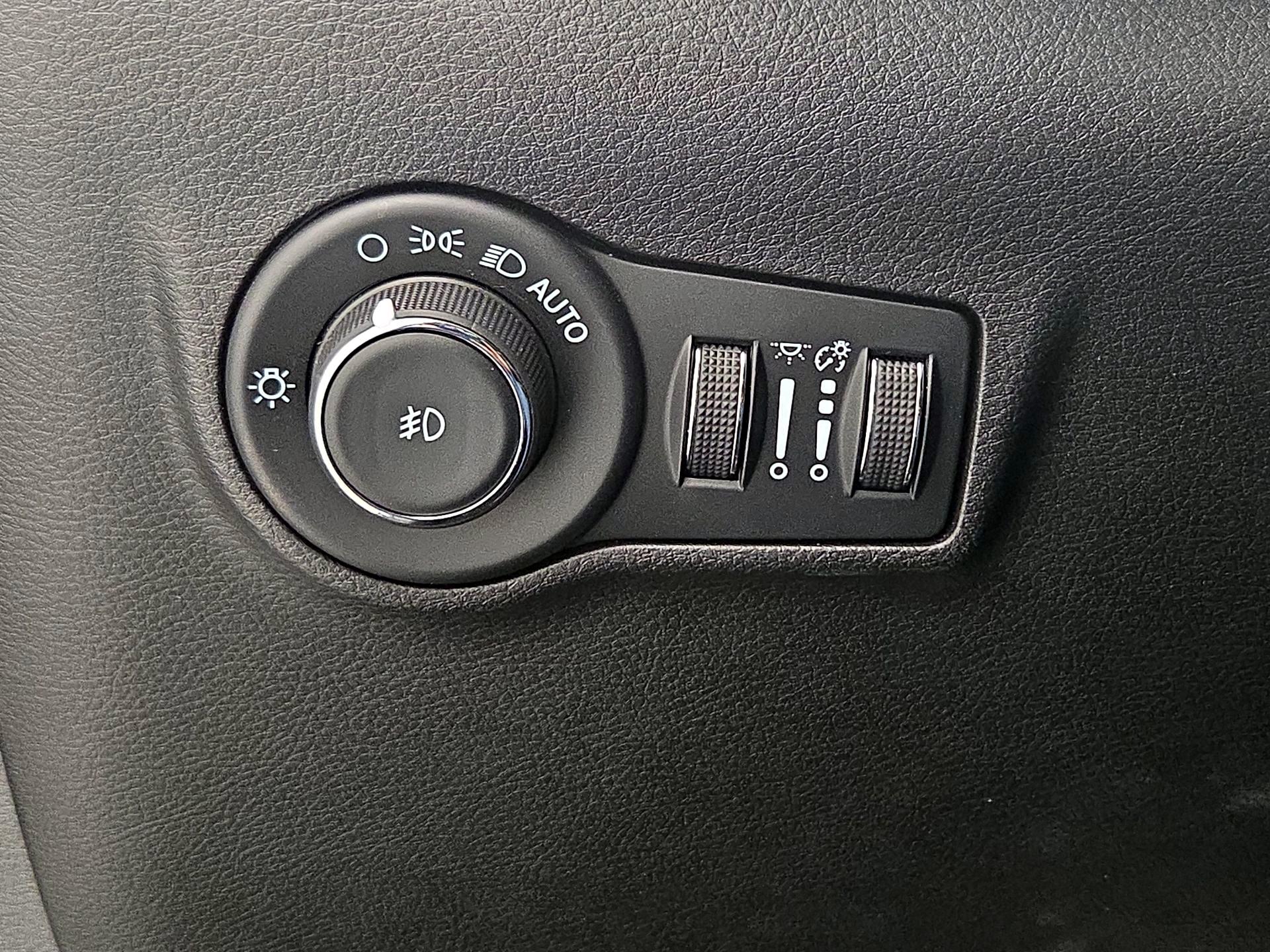 Thumbnail: 2023 Jeep Compass - 13