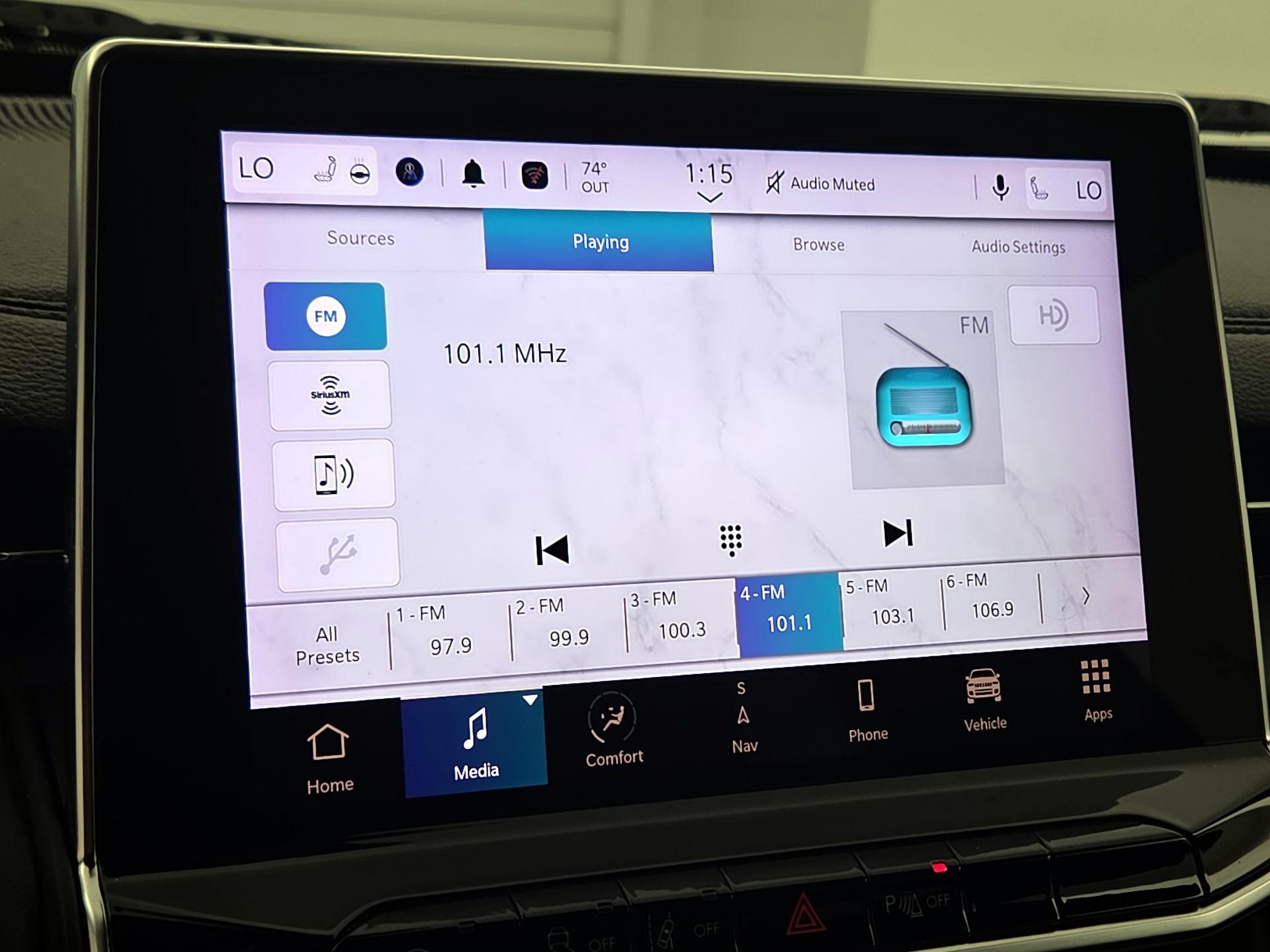 Thumbnail: 2023 Jeep Compass - 16