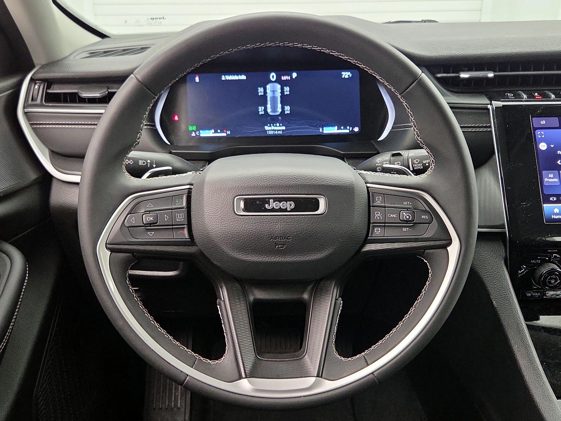 Thumbnail: 2023 Jeep Grand Cherokee - 10