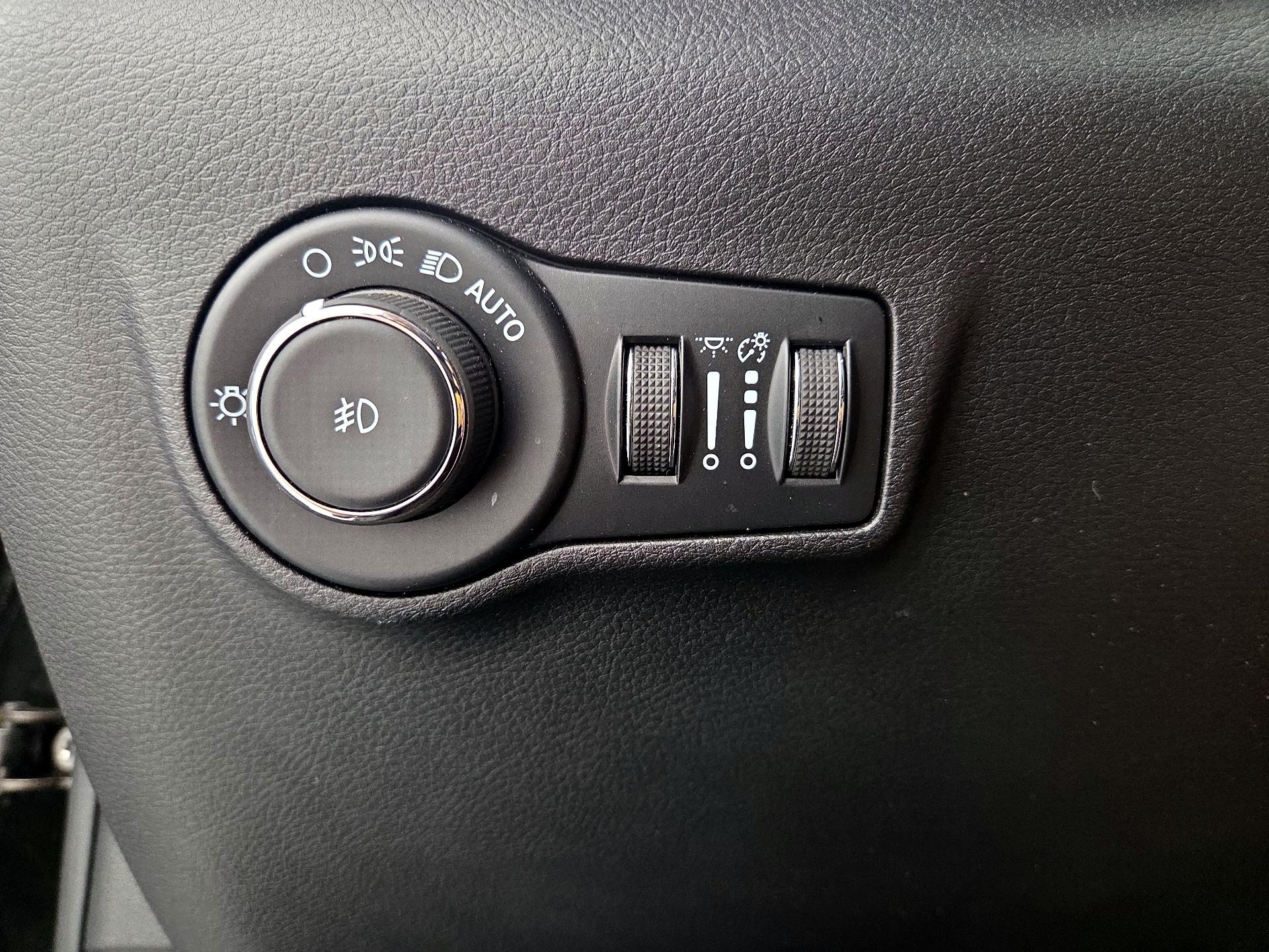 Thumbnail: 2022 Jeep Compass - 13