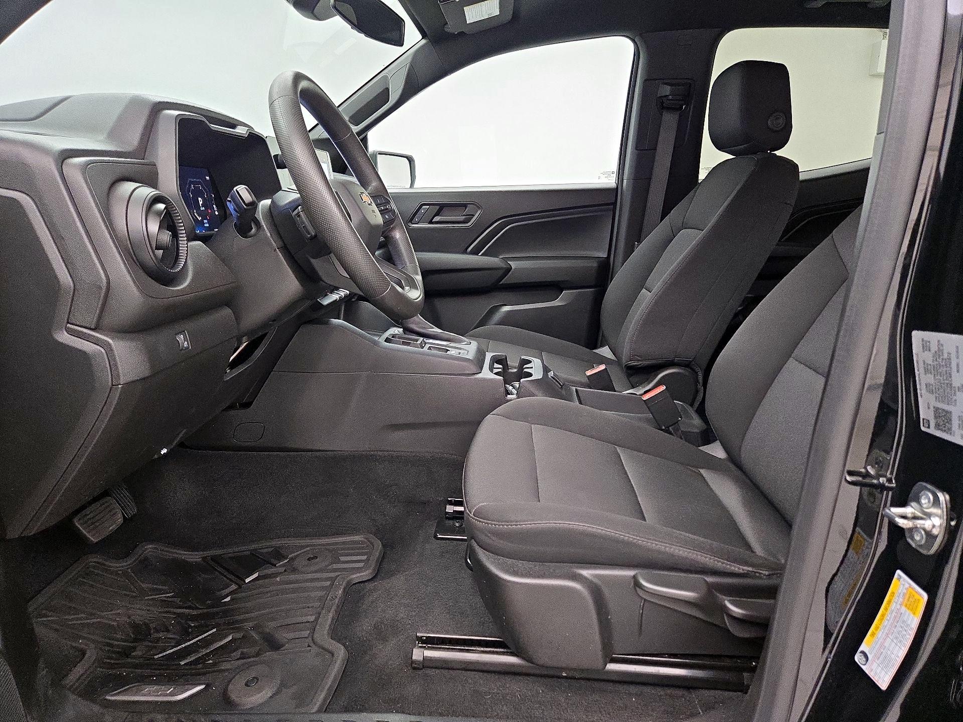 Thumbnail: 2024 Chevrolet Colorado - 11