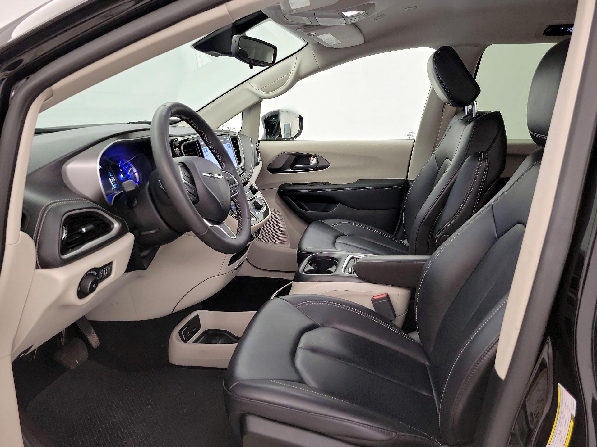 Thumbnail: 2024 Chrysler Pacifica - 11