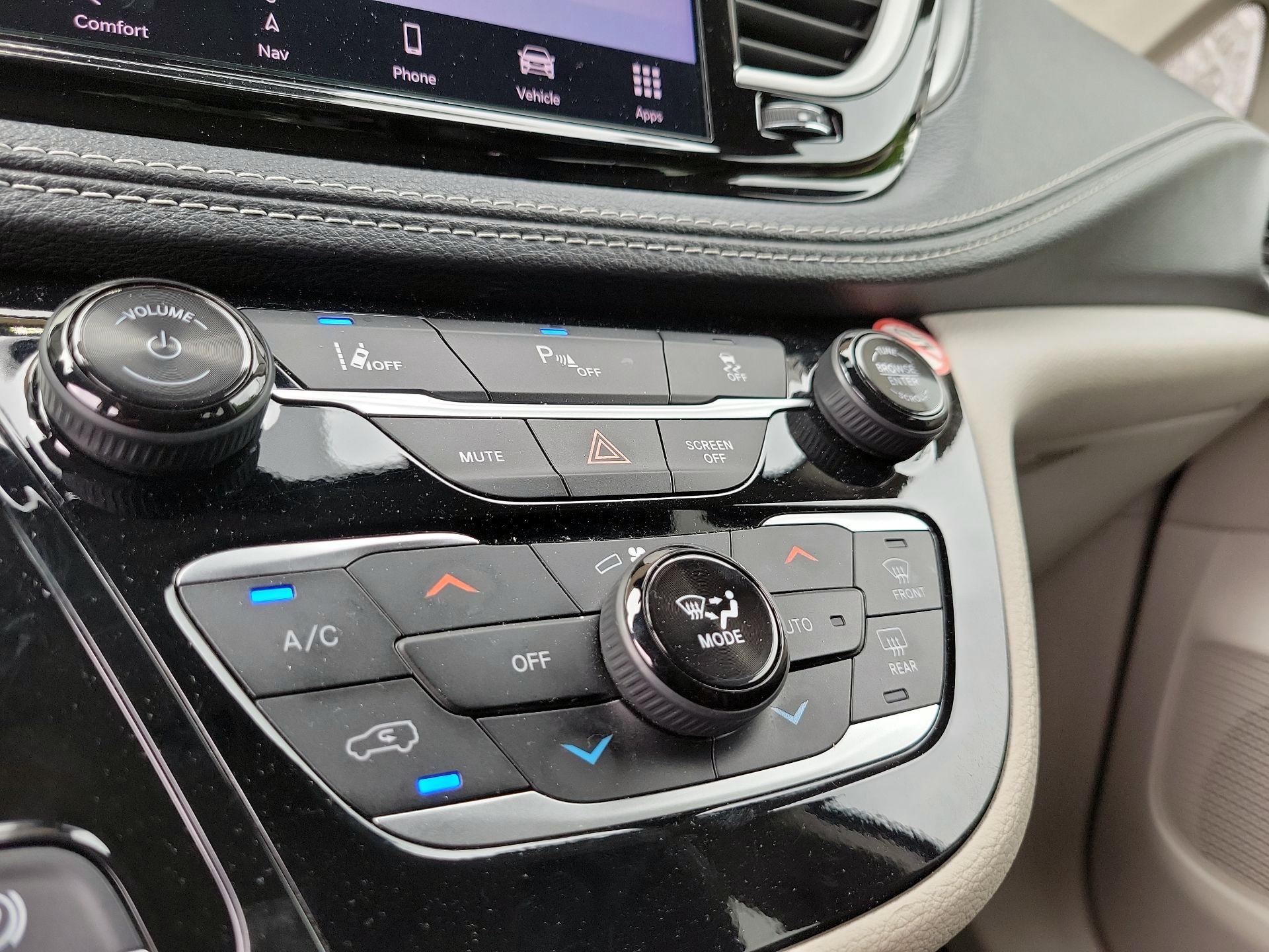 Thumbnail: 2024 Chrysler Pacifica - 16