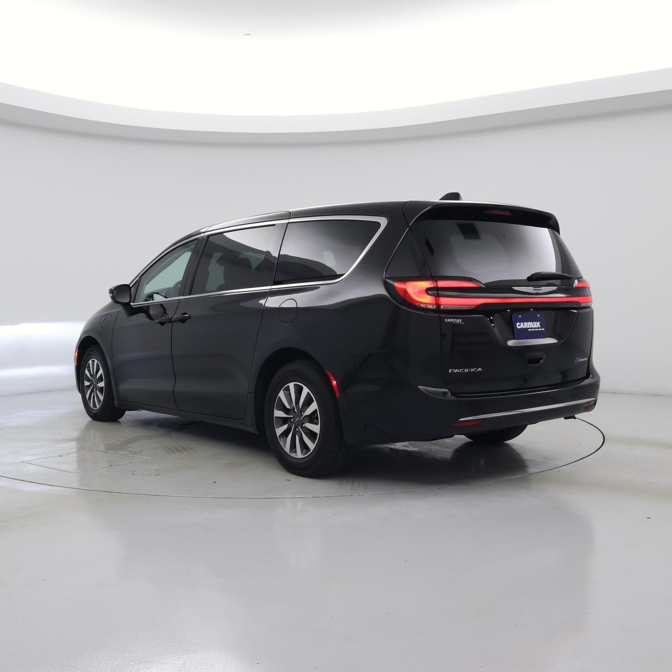 Thumbnail: 2024 Chrysler Pacifica - 2