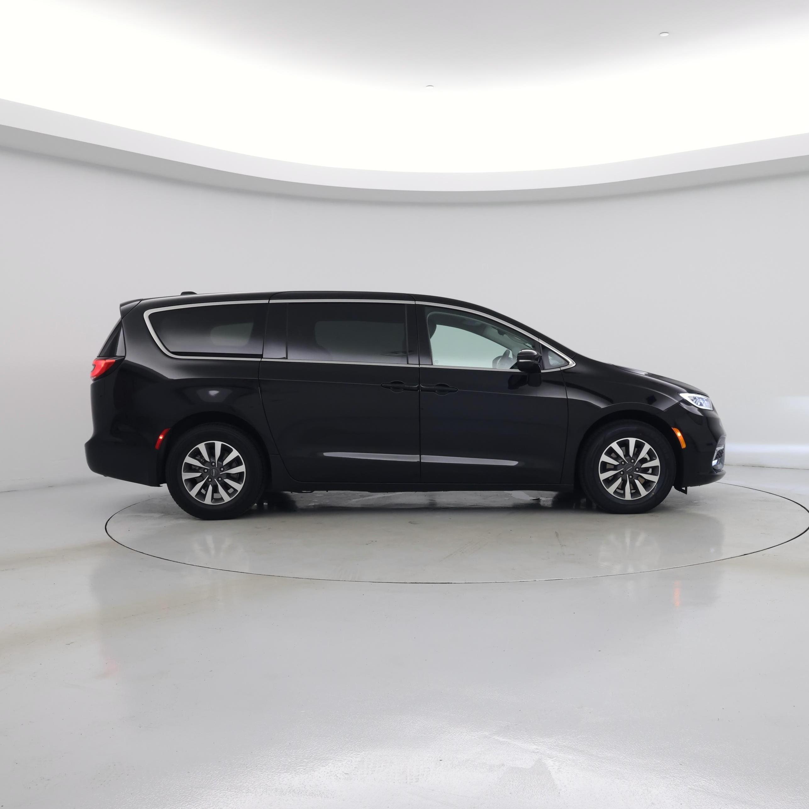 Thumbnail: 2024 Chrysler Pacifica - 7