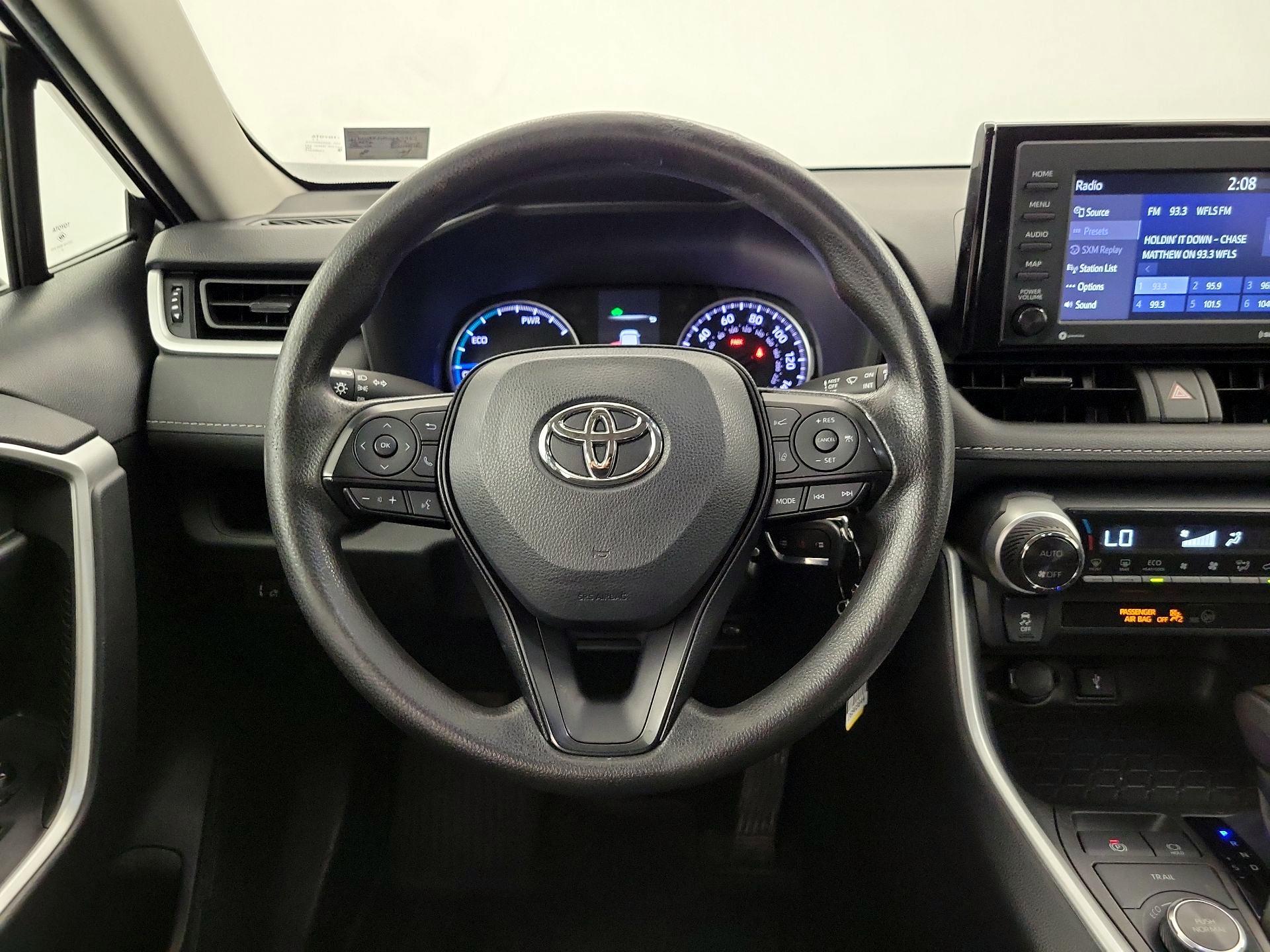Thumbnail: 2022 Toyota RAV4 - 10