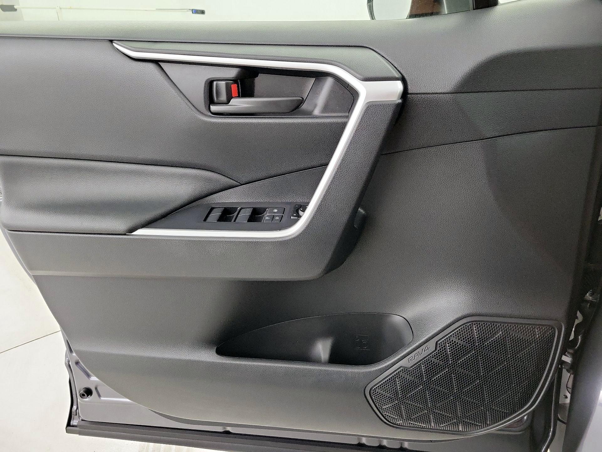 Thumbnail: 2025 Toyota RAV4 - 12