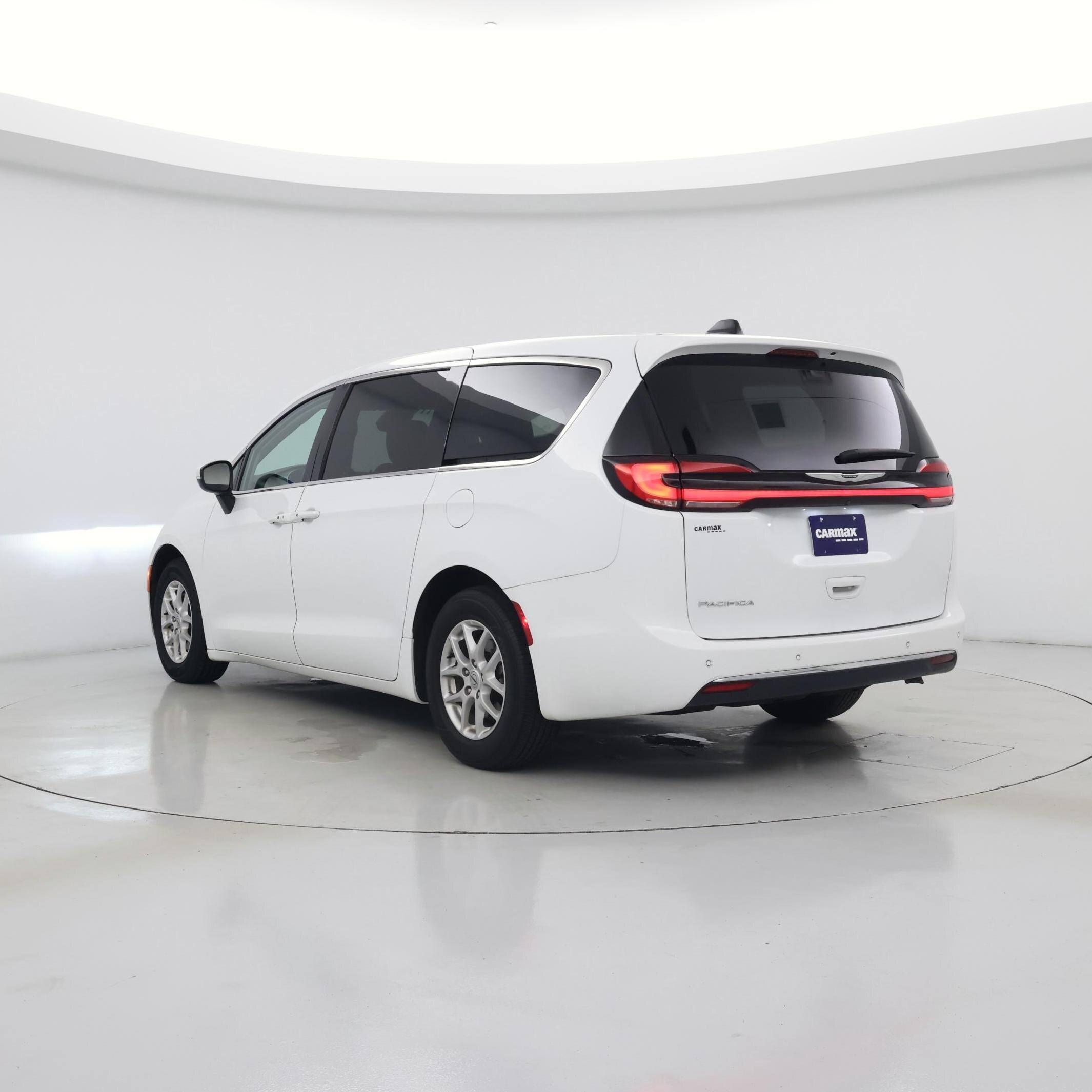 Thumbnail: 2023 Chrysler Pacifica - 2