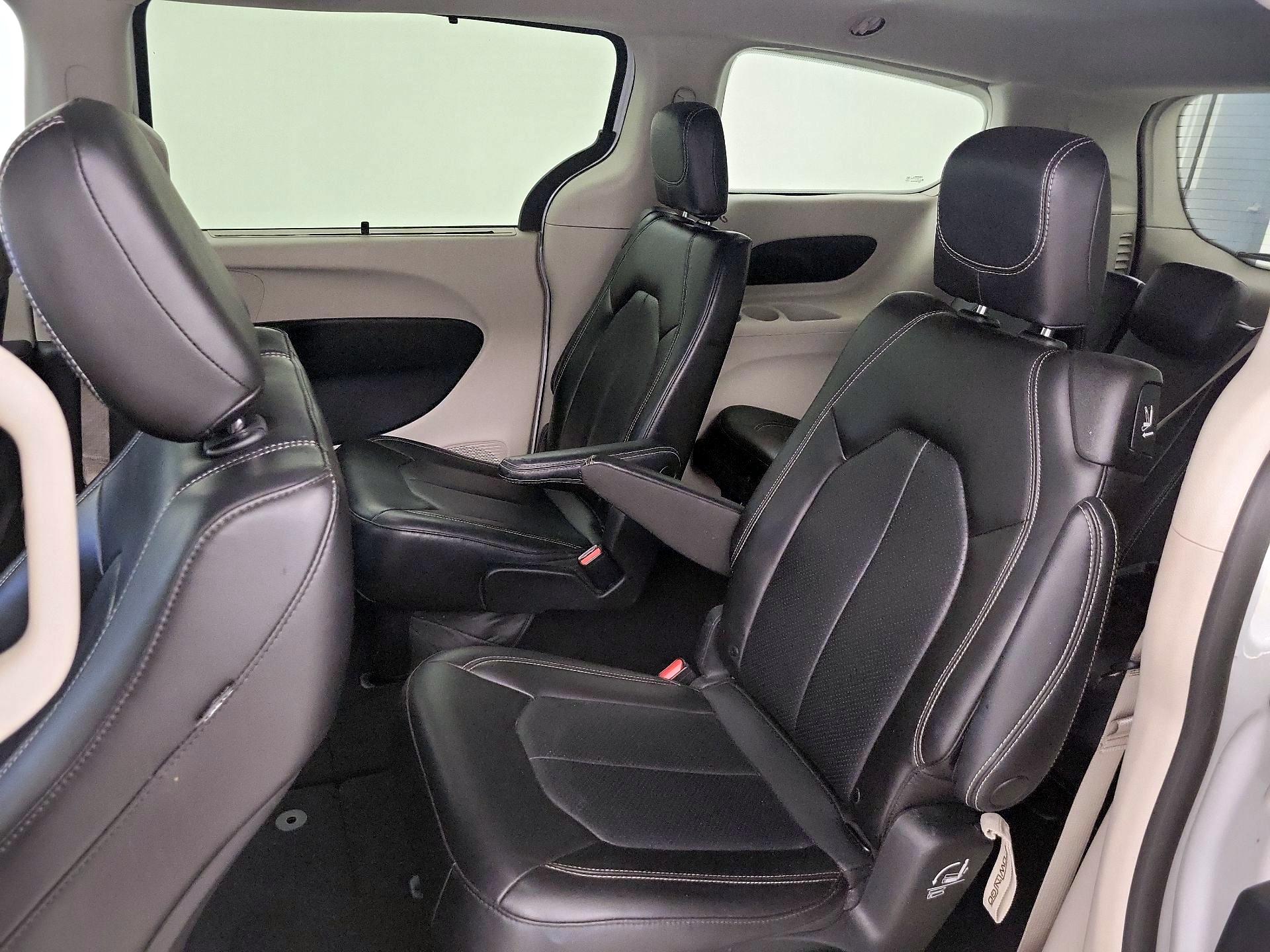 Thumbnail: 2023 Chrysler Pacifica - 19