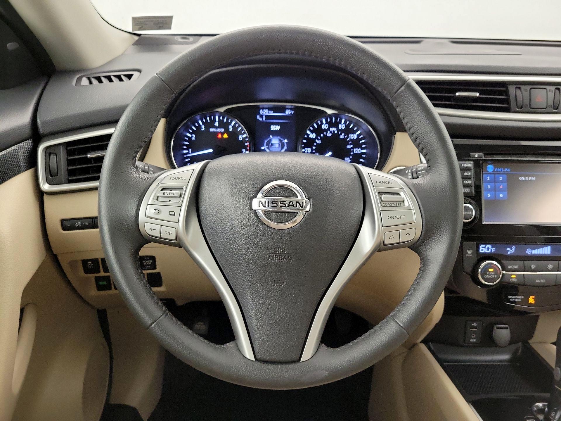 Thumbnail: 2016 Nissan Rogue - 10