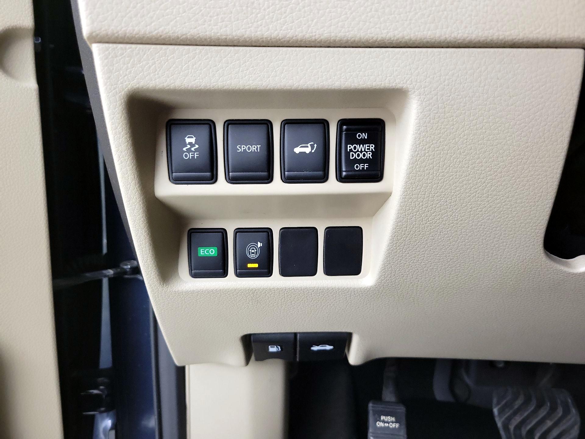 Thumbnail: 2016 Nissan Rogue - 13