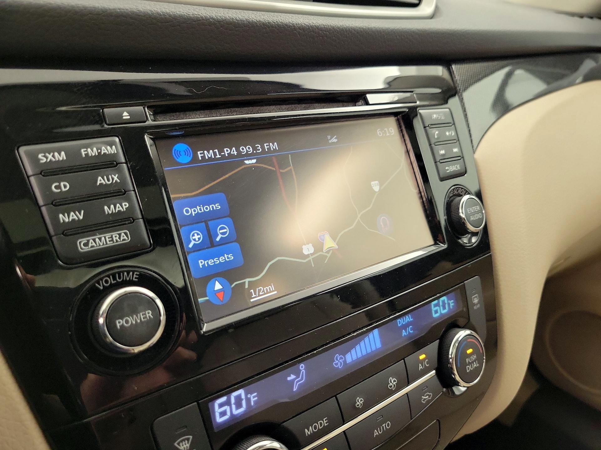 Thumbnail: 2016 Nissan Rogue - 14