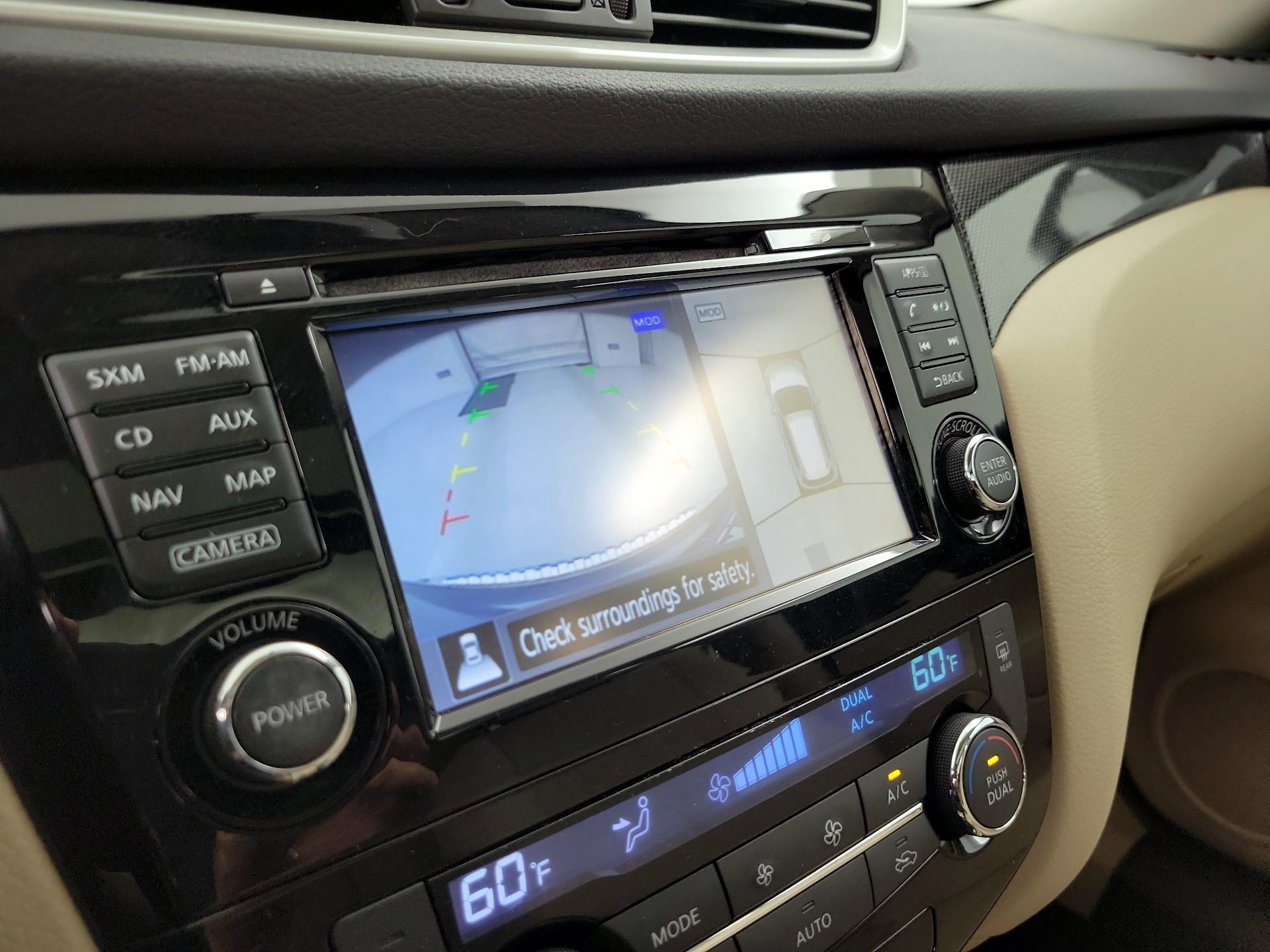 Thumbnail: 2016 Nissan Rogue - 15