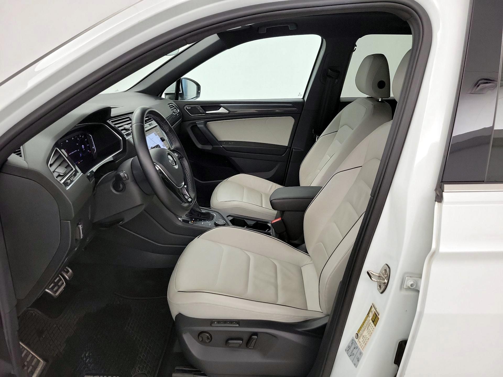 Thumbnail: 2020 Volkswagen Tiguan - 11