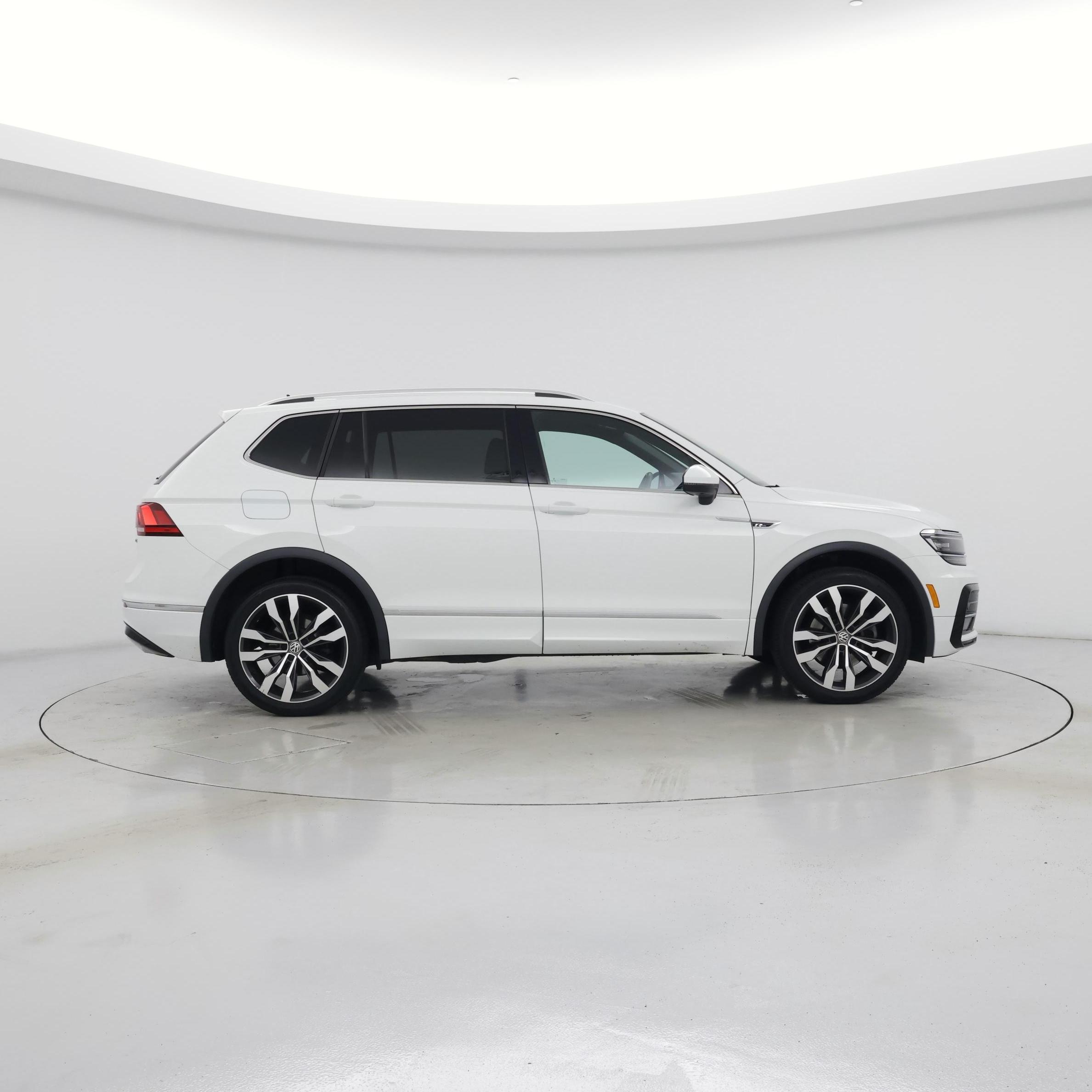 Thumbnail: 2020 Volkswagen Tiguan - 7
