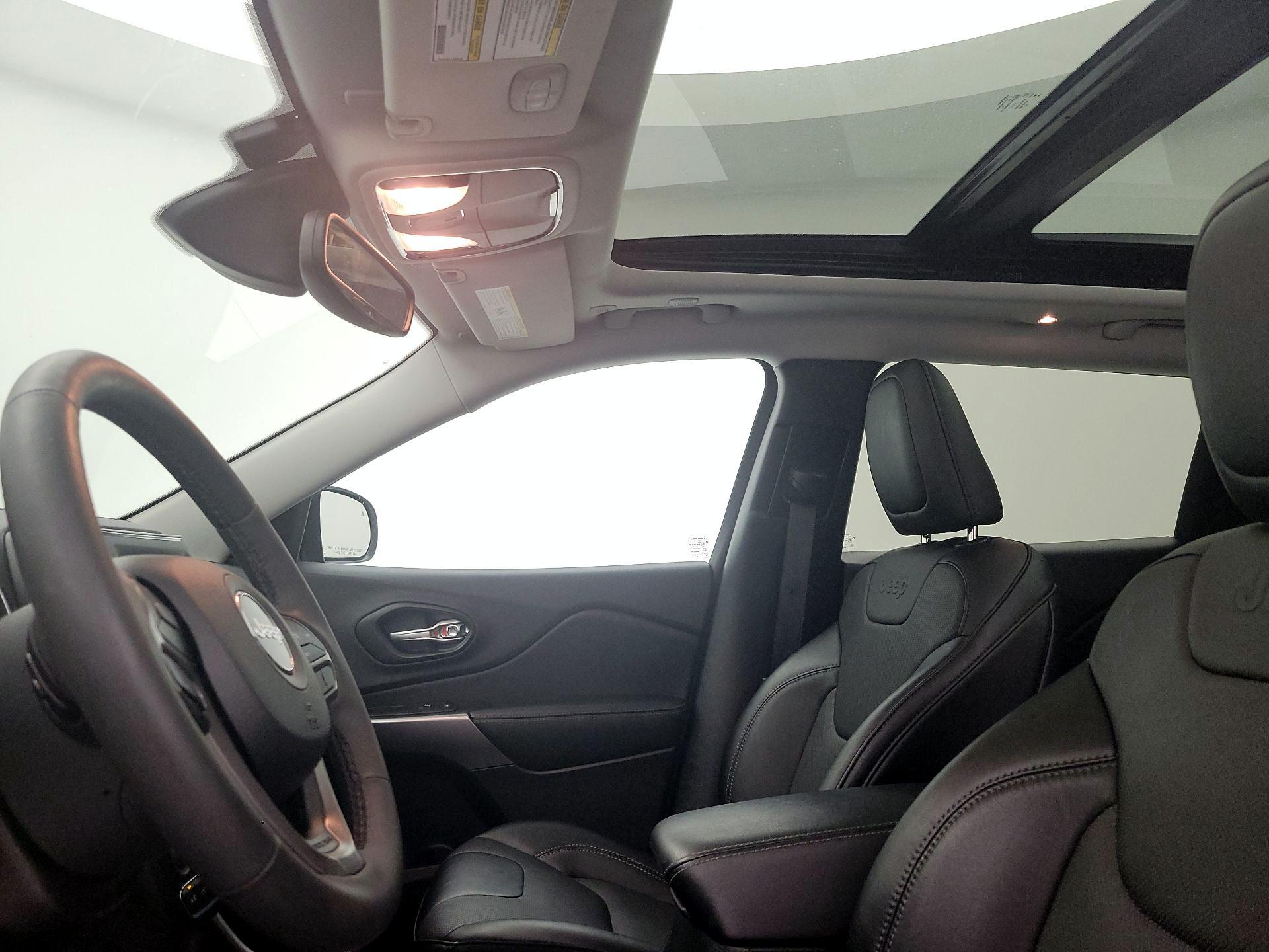 Thumbnail: 2022 Jeep Cherokee - 20