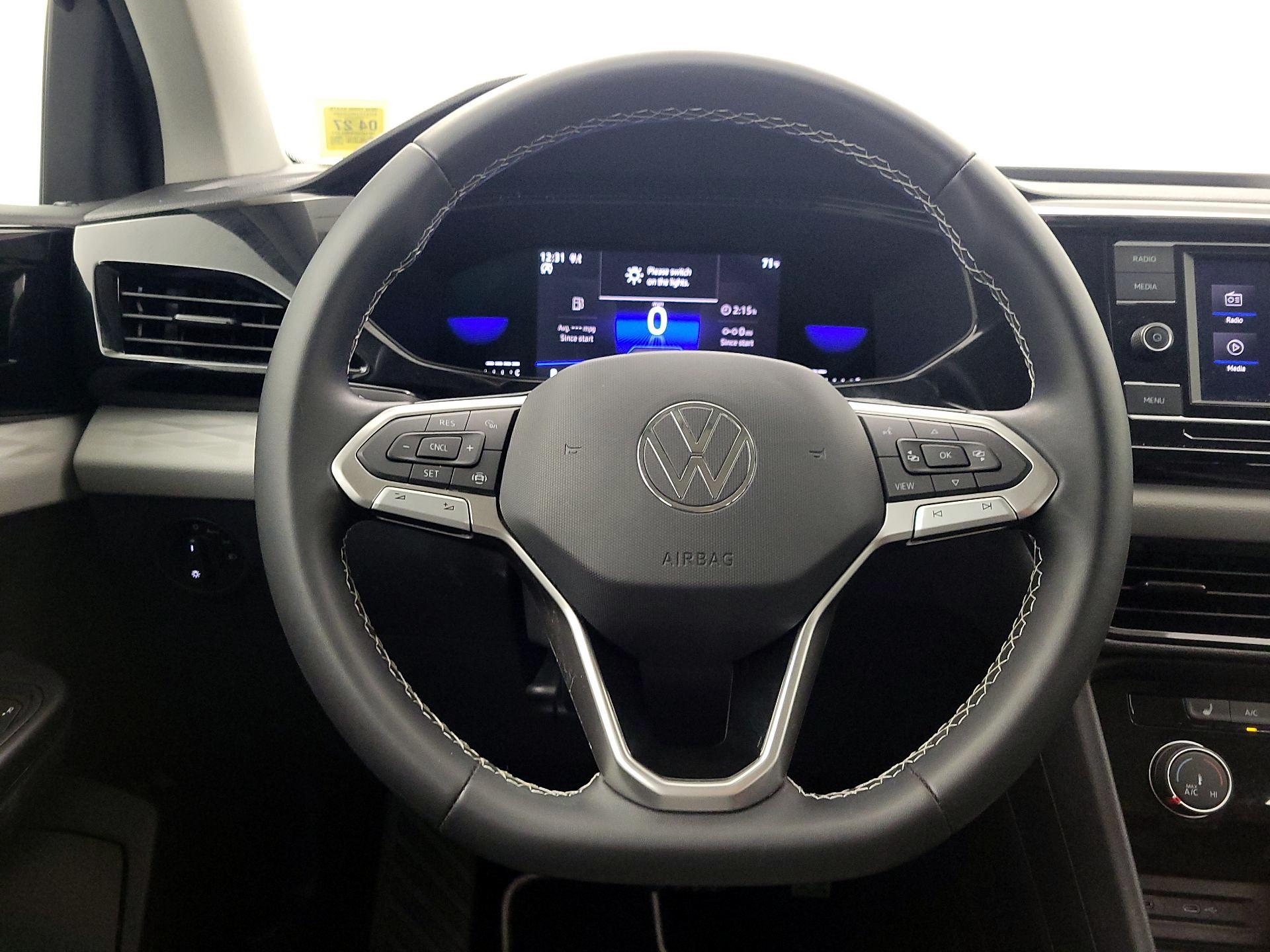 Thumbnail: 2023 Volkswagen Taos - 10