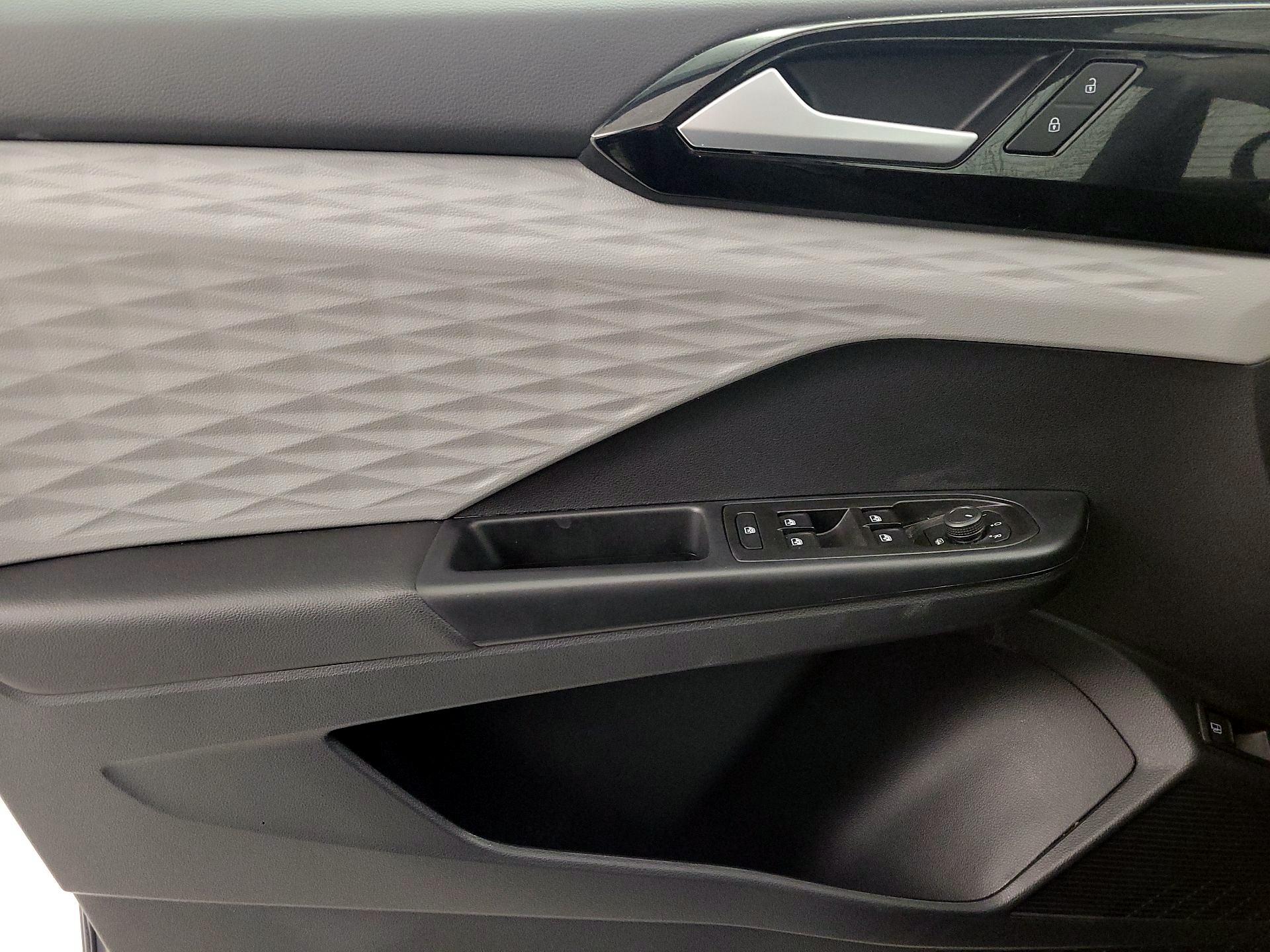 Thumbnail: 2023 Volkswagen Taos - 12