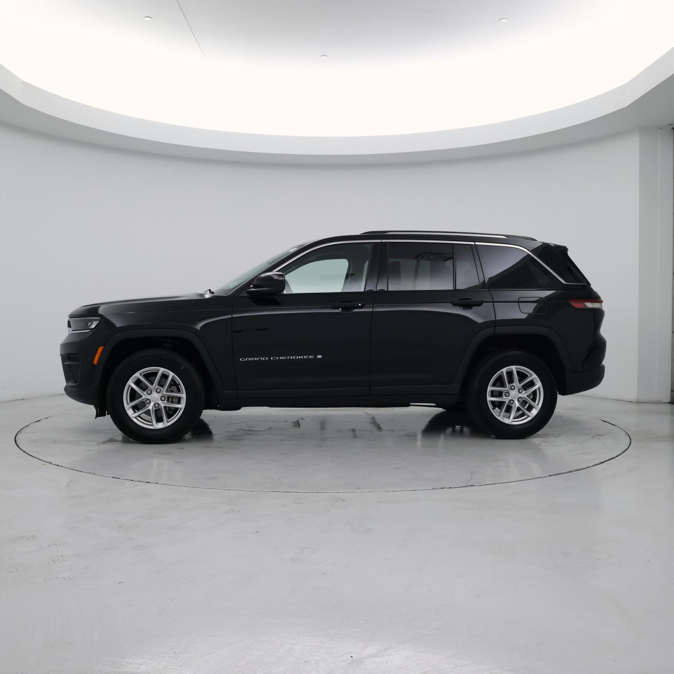Thumbnail: 2023 Jeep Grand Cherokee - 3