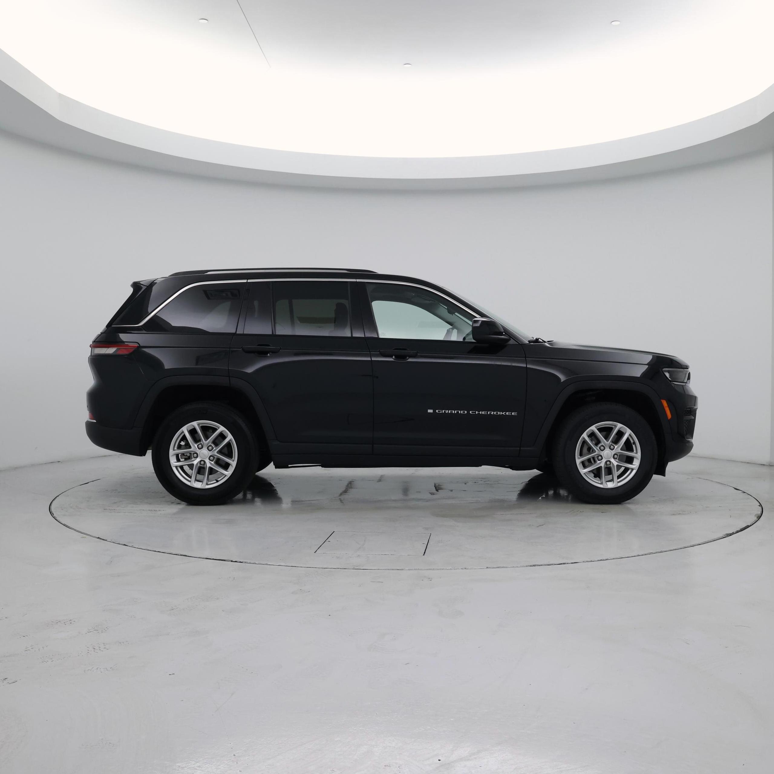 Thumbnail: 2023 Jeep Grand Cherokee - 7
