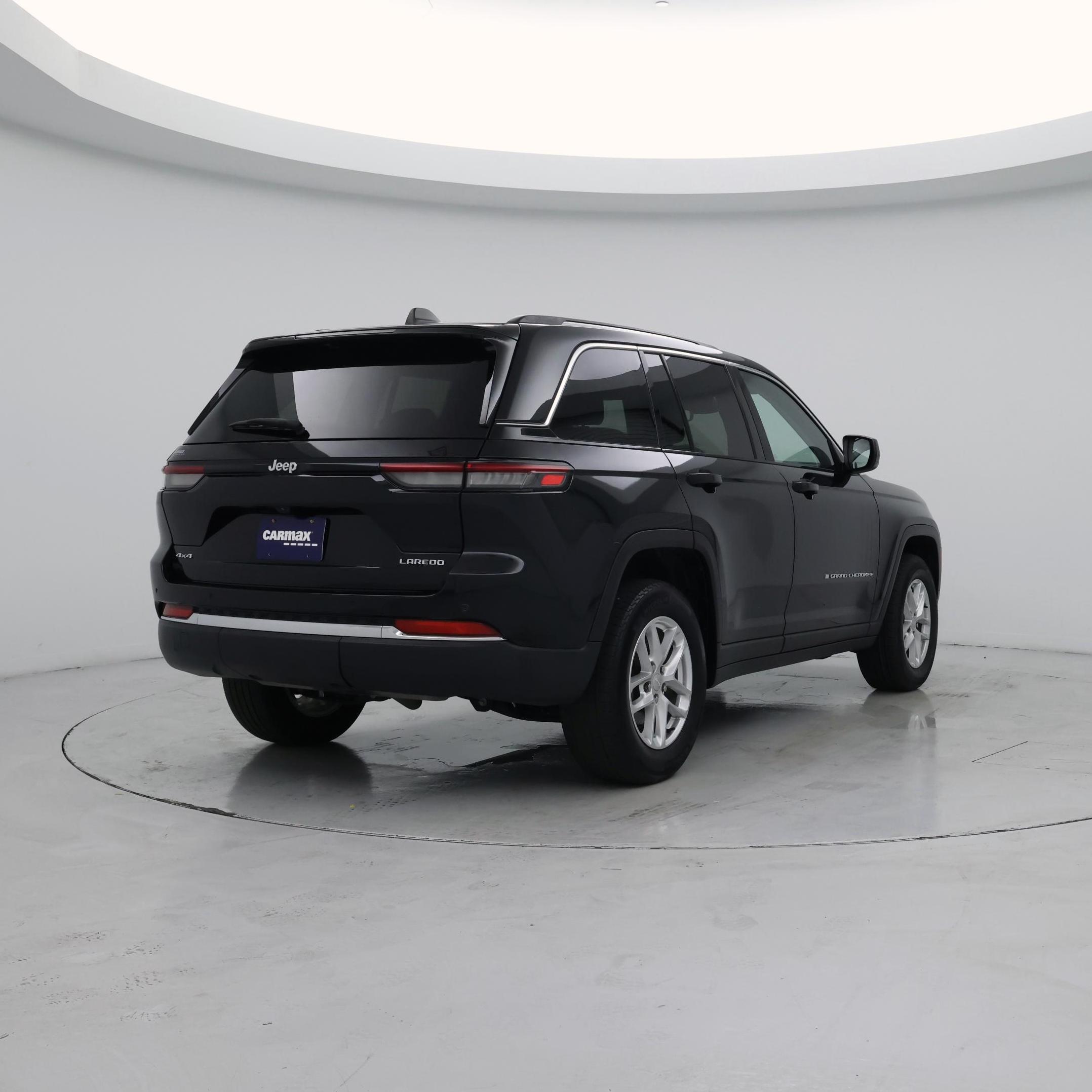 Thumbnail: 2023 Jeep Grand Cherokee - 8