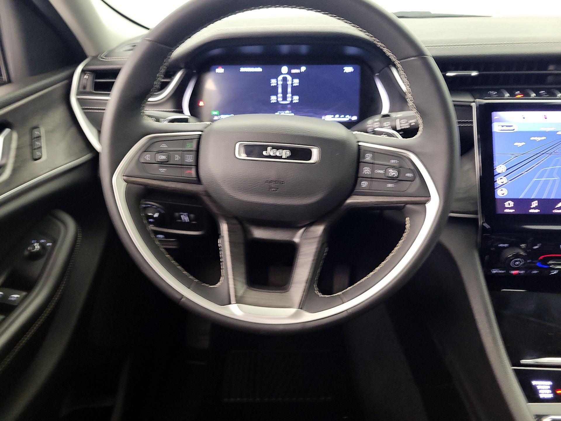 Thumbnail: 2023 Jeep Grand Cherokee L - 10